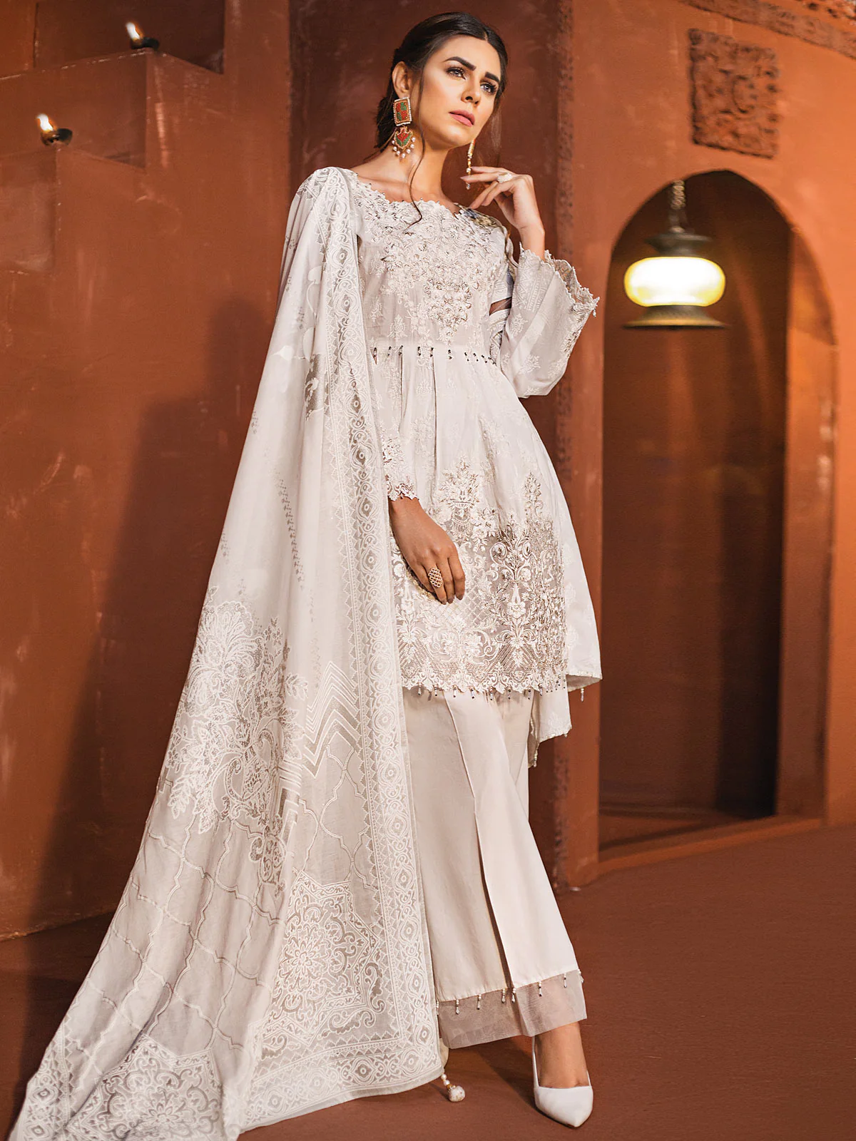Unstitched Embroidered Lawn Suit - ELU19V3-19687