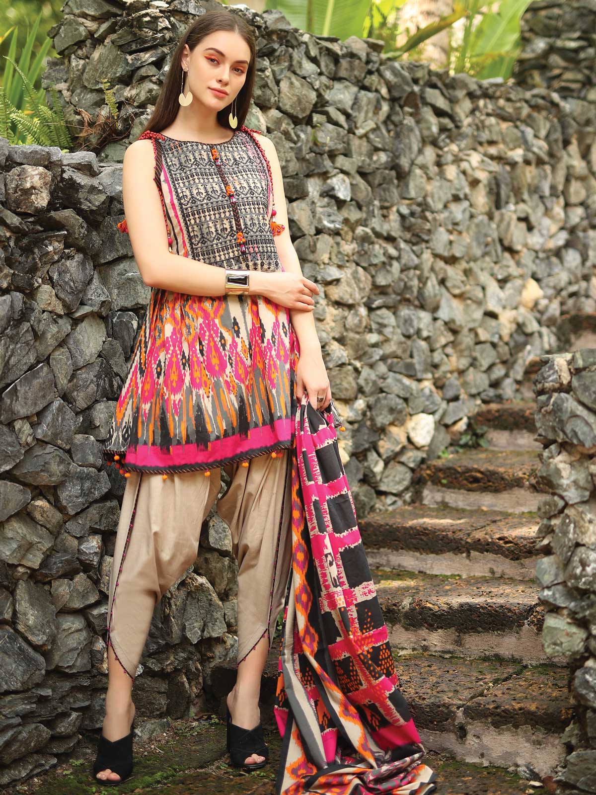 Unstitched Embroidered Lawn Suit - ELU19V4-19814