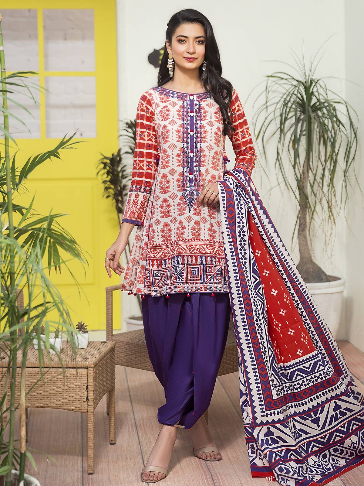 Unstitched Embroidered Suit - EWU20V1-19918