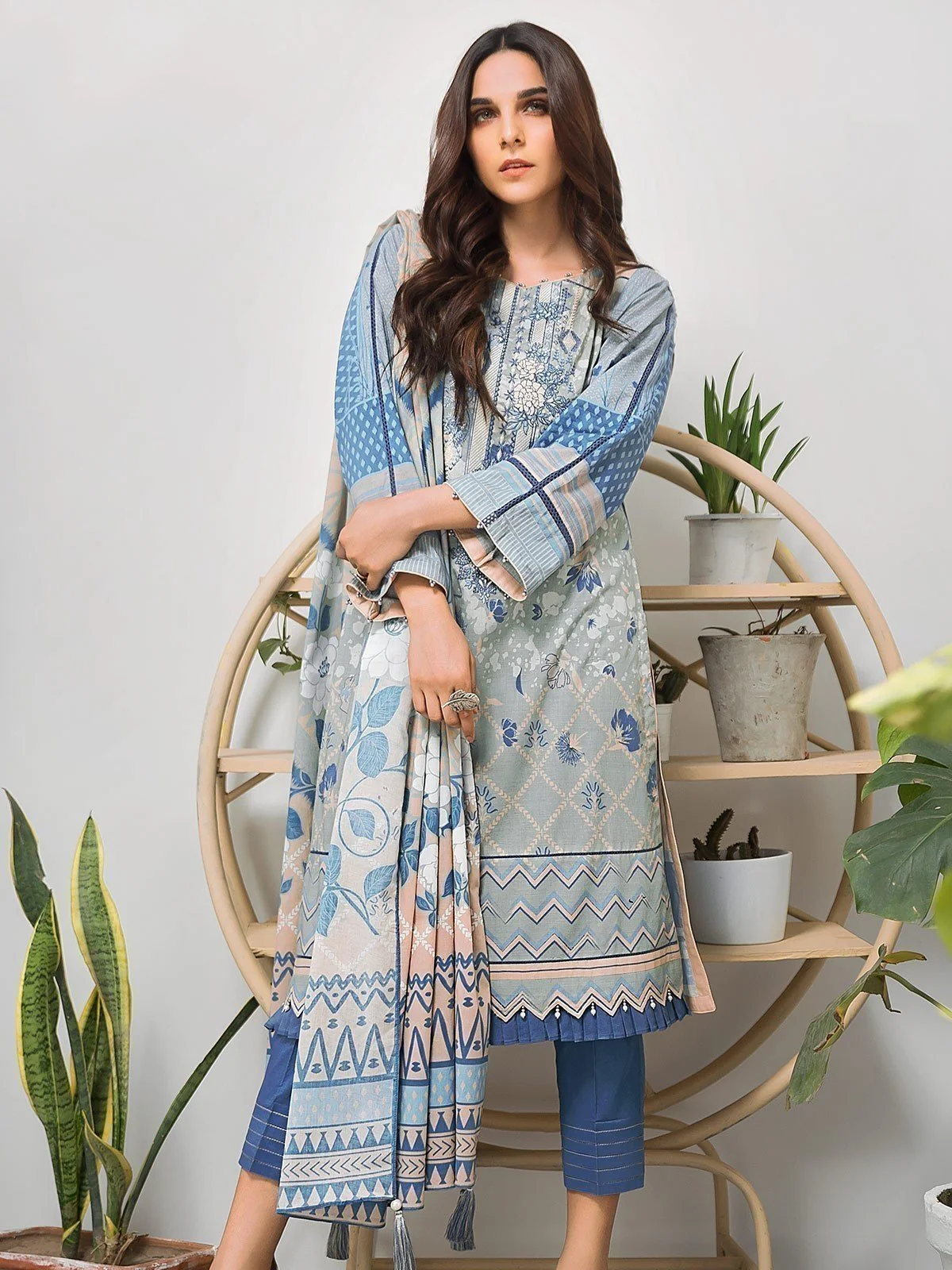 Unstitched Embroidered Suit - EWU20V1-19930