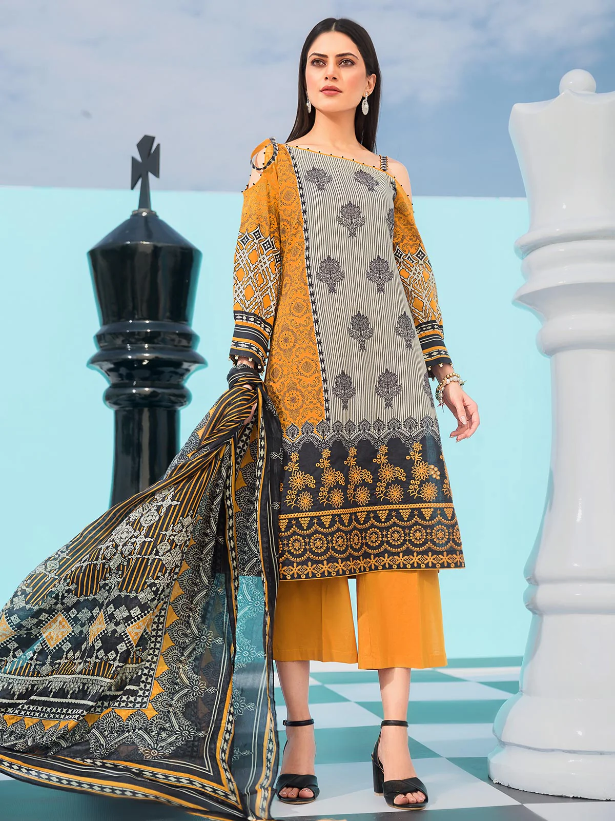Unstitched Embroidered Lawn Suit - EWU20V4-19958