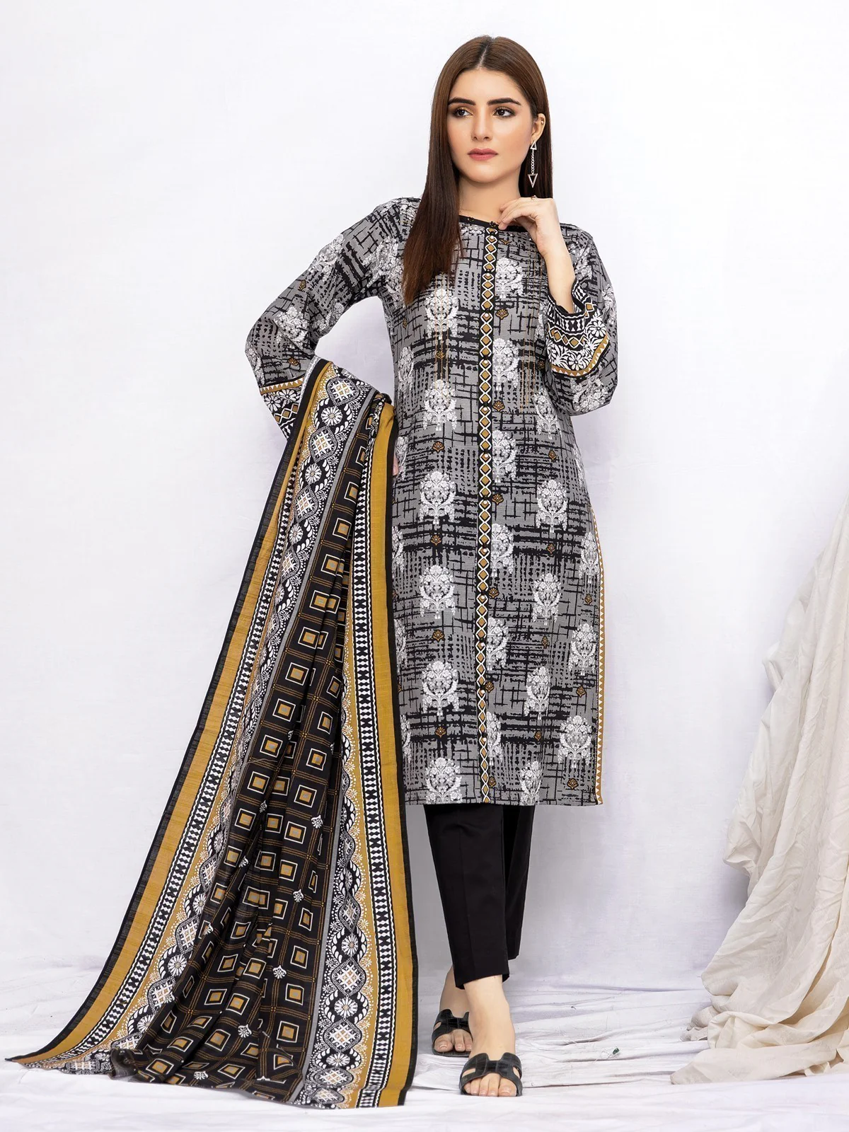 Unstitched Printed Khaddar Shirt Dupatta - EWU21A9-21525