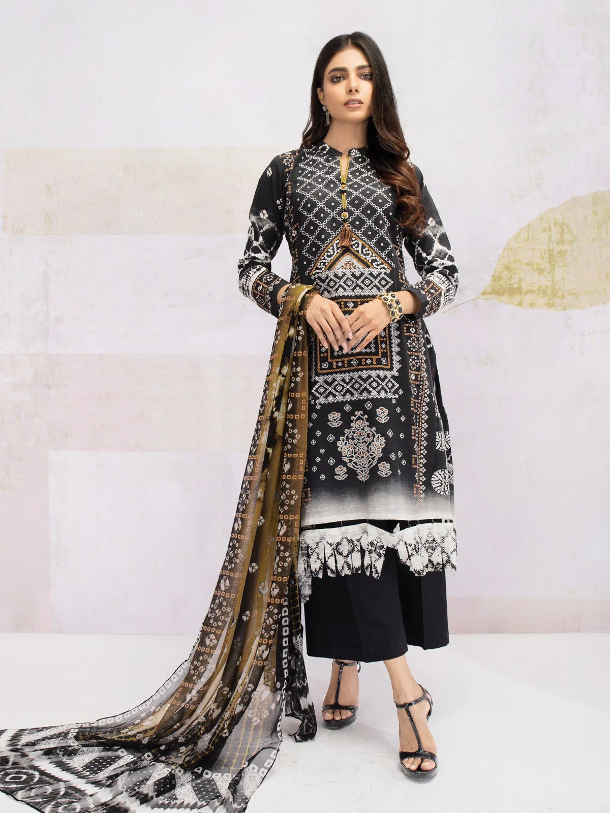 Unstitched Embroidered Khaddar Suit - EWU21V8-21743