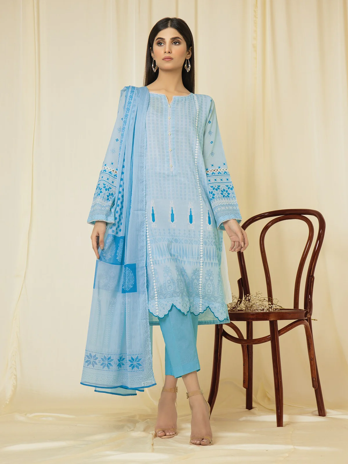Unstitched Printed Lawn Suit - EWU22A2-23500