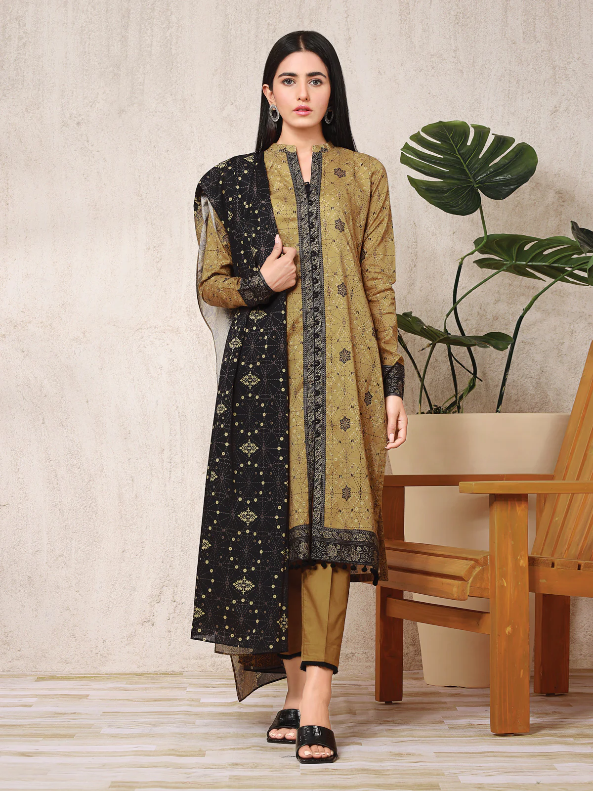 Unstitched Printed Khaddar Suit - EWU22A3-24256