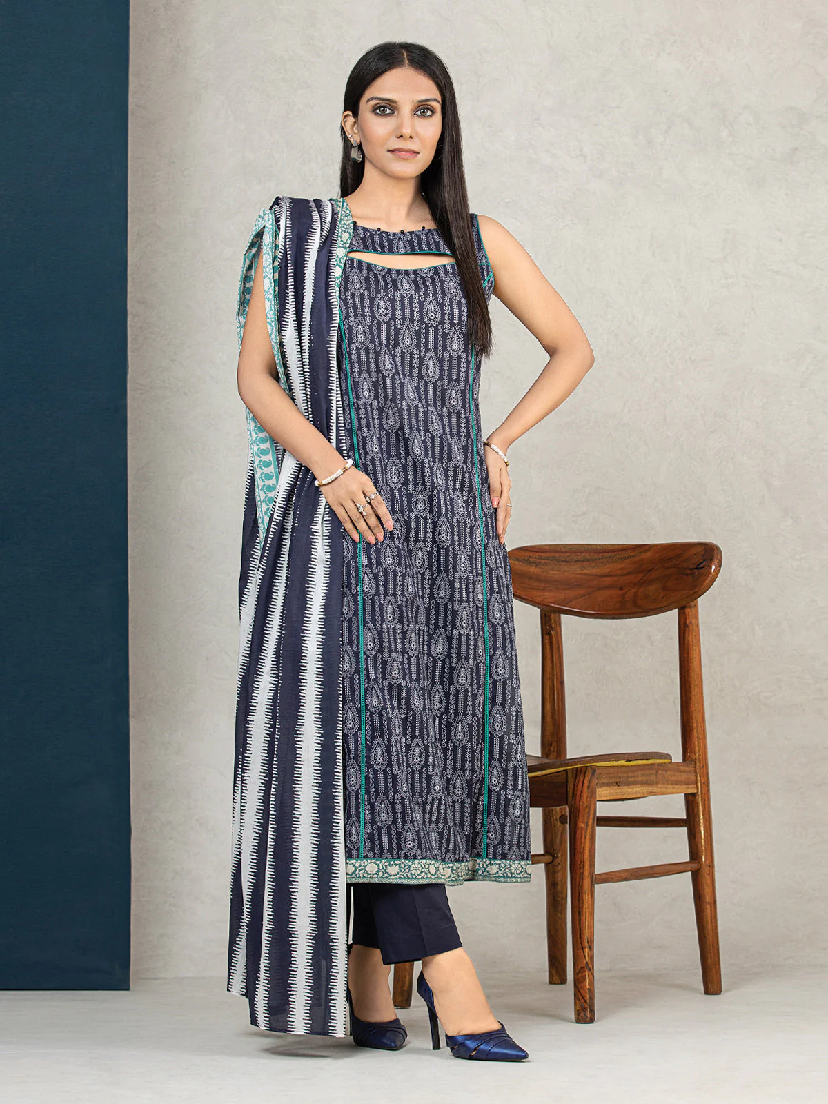 Unstitched Printed Khaddar Suit - EWU22A3-24257XXL