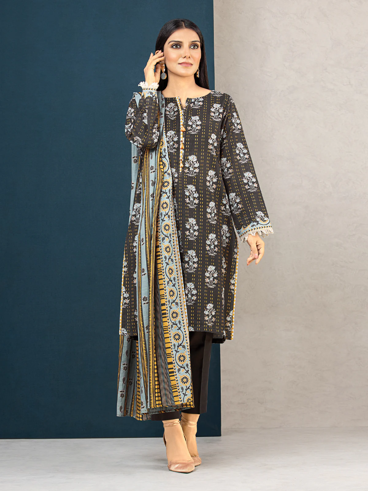 Unstitched Printed Khaddar Suit - EWU22A3-24703