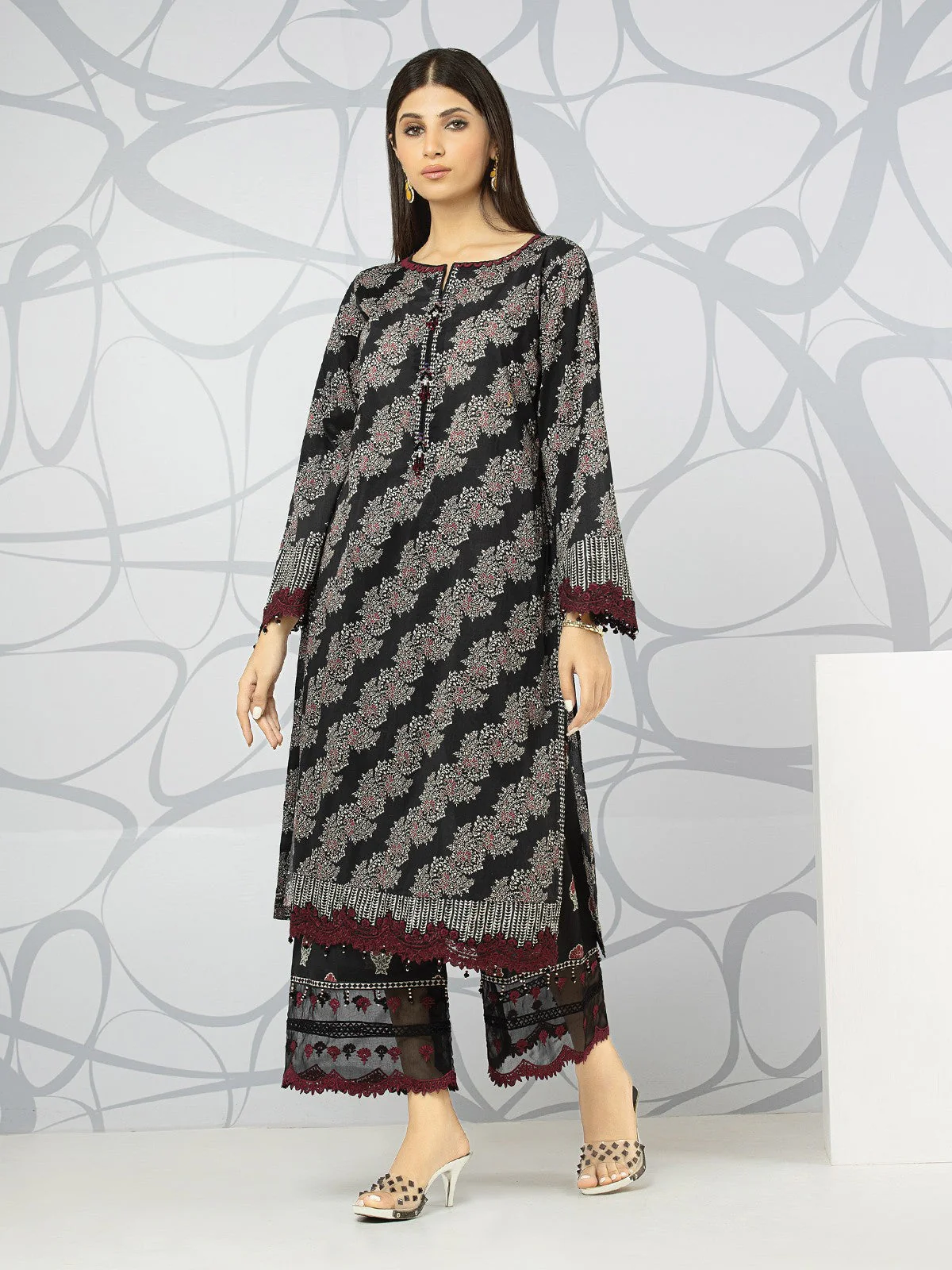 Unstitched Embroidered Lawn Shirt - EWU22V1-23568S