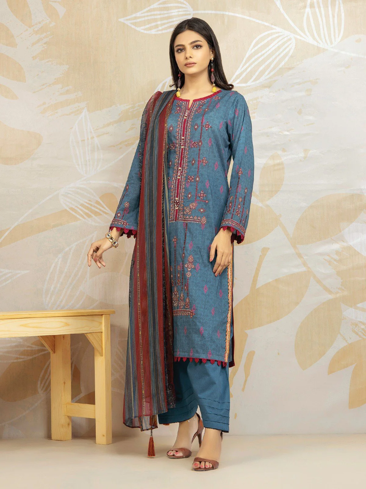 Unstitched Embroidered Lawn Shirt Dupatta - EWU22V1-23576SD