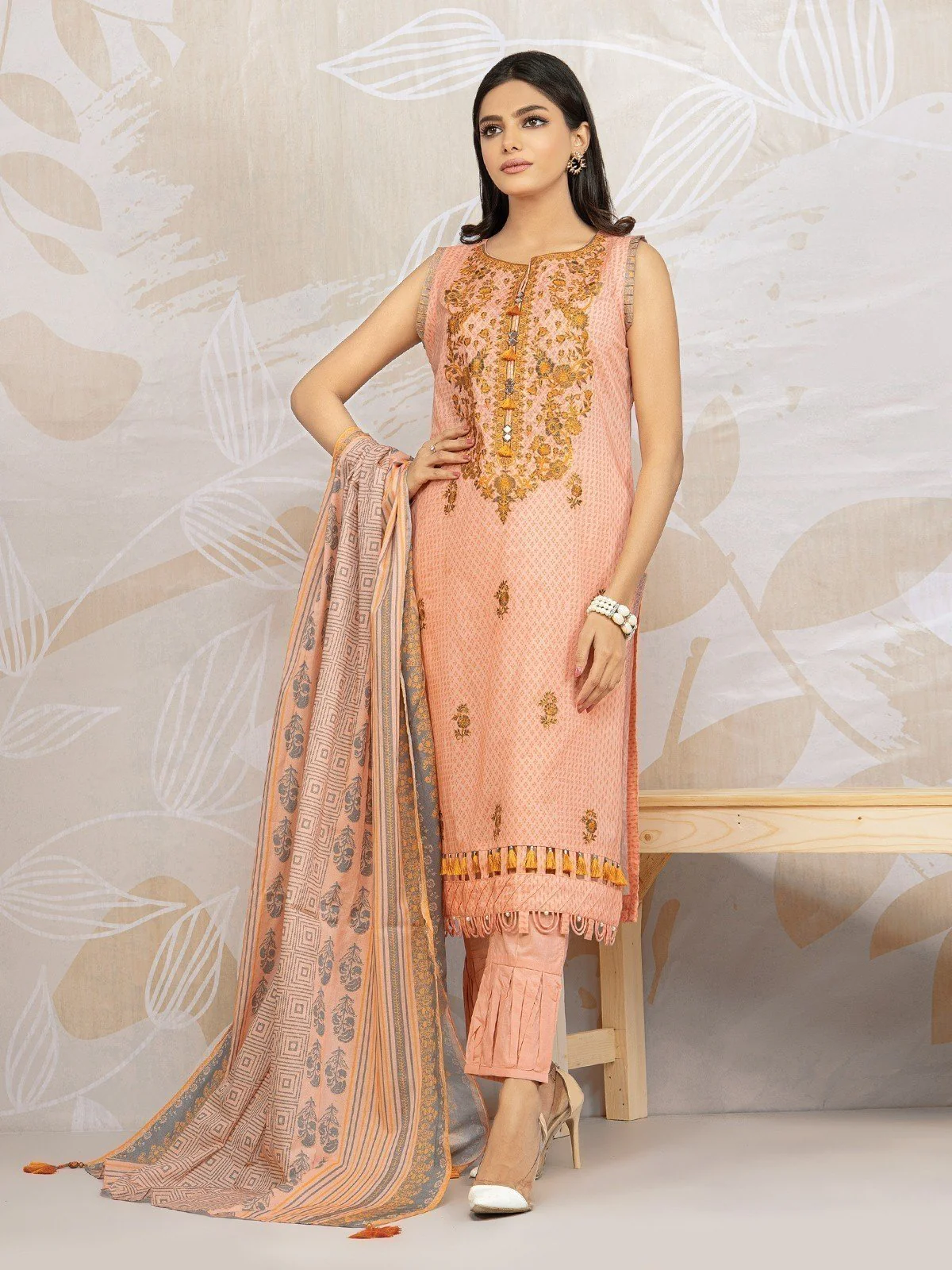 Unstitched Embroidered Lawn Suit - EWU22V1-23654