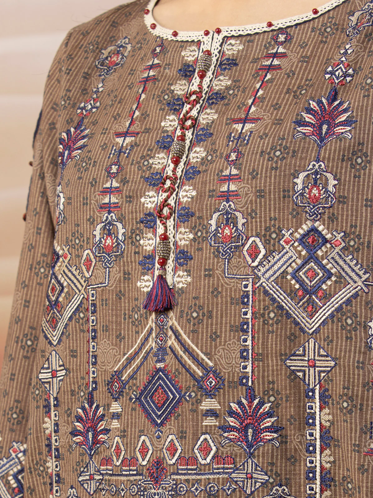 Unstitched Embroidered Crepe Viscose Suit - EWU22V10-25017 - Image 3