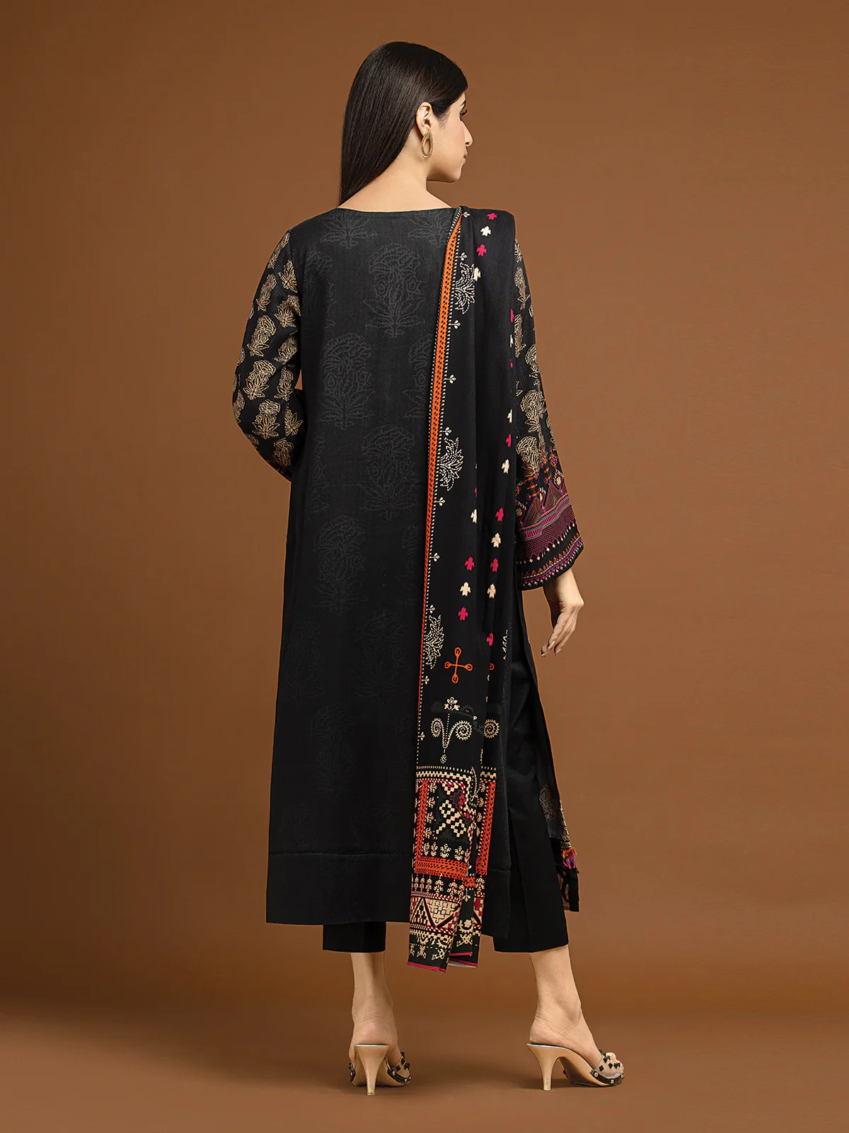 Unstitched Embroidered Viscose Suit - EWU22V13-24035XXL - Image 7