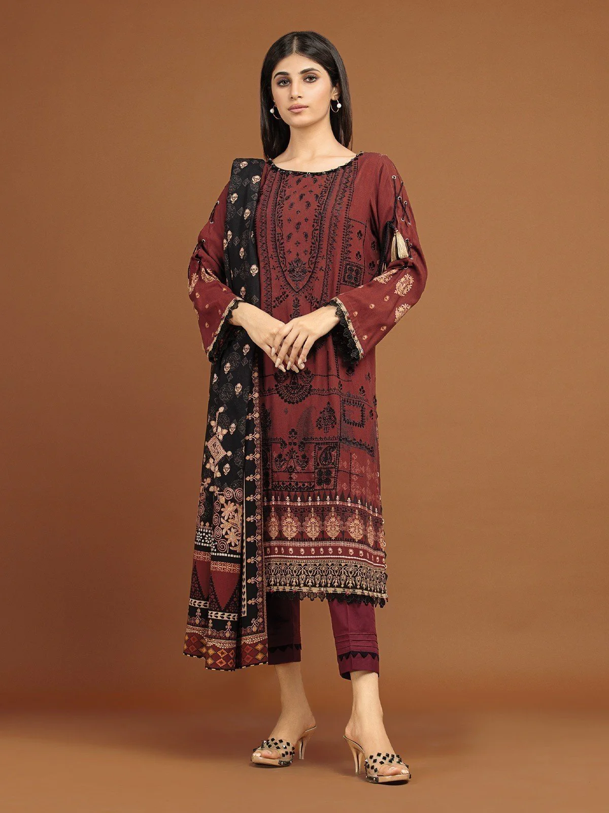Unstitched Embroidered Viscose Suit - EWU22V13-24038XXL