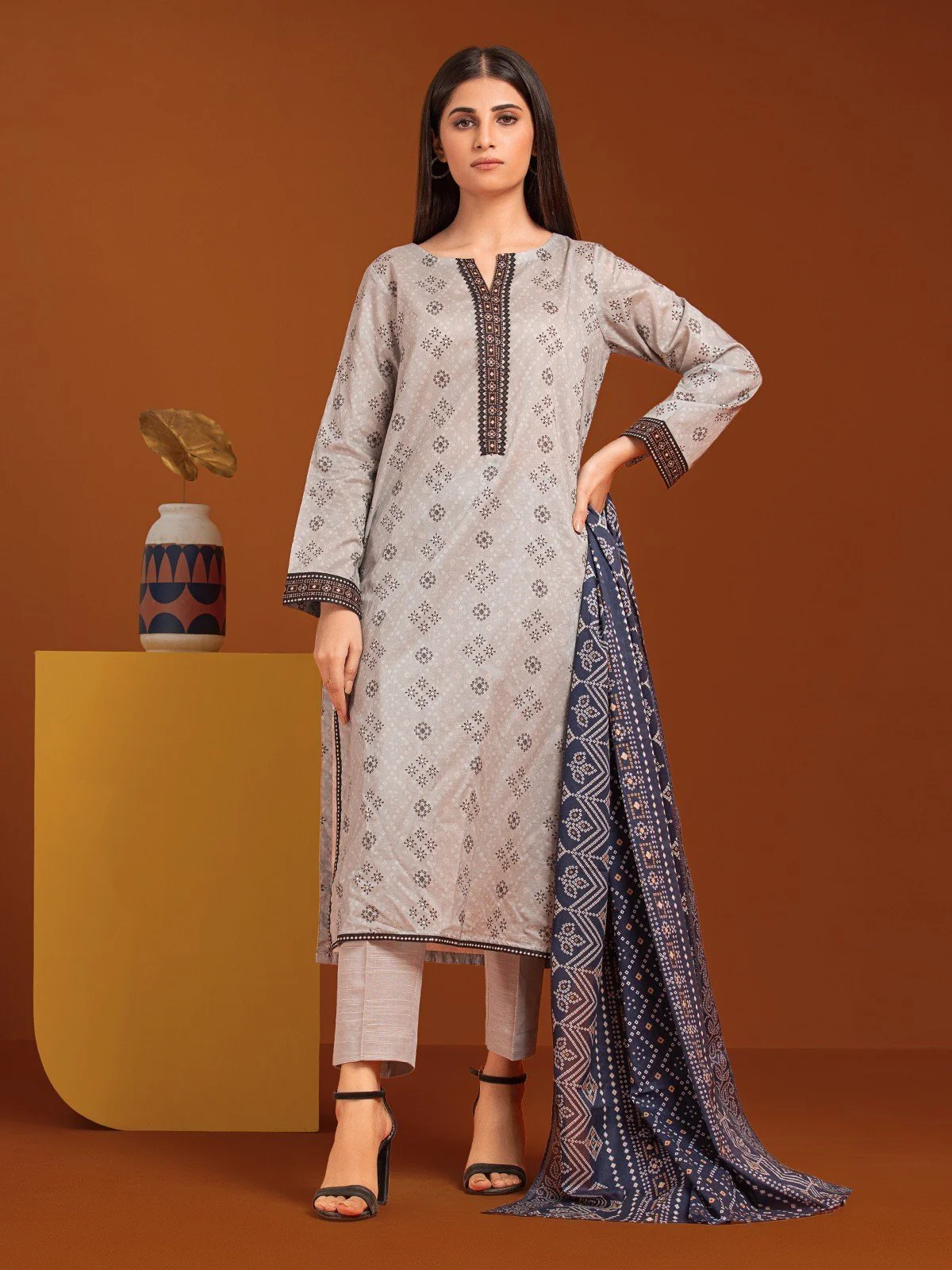 Unstitched Printed Khaddar Shirt Dupatta - EWU23A3-27071SD
