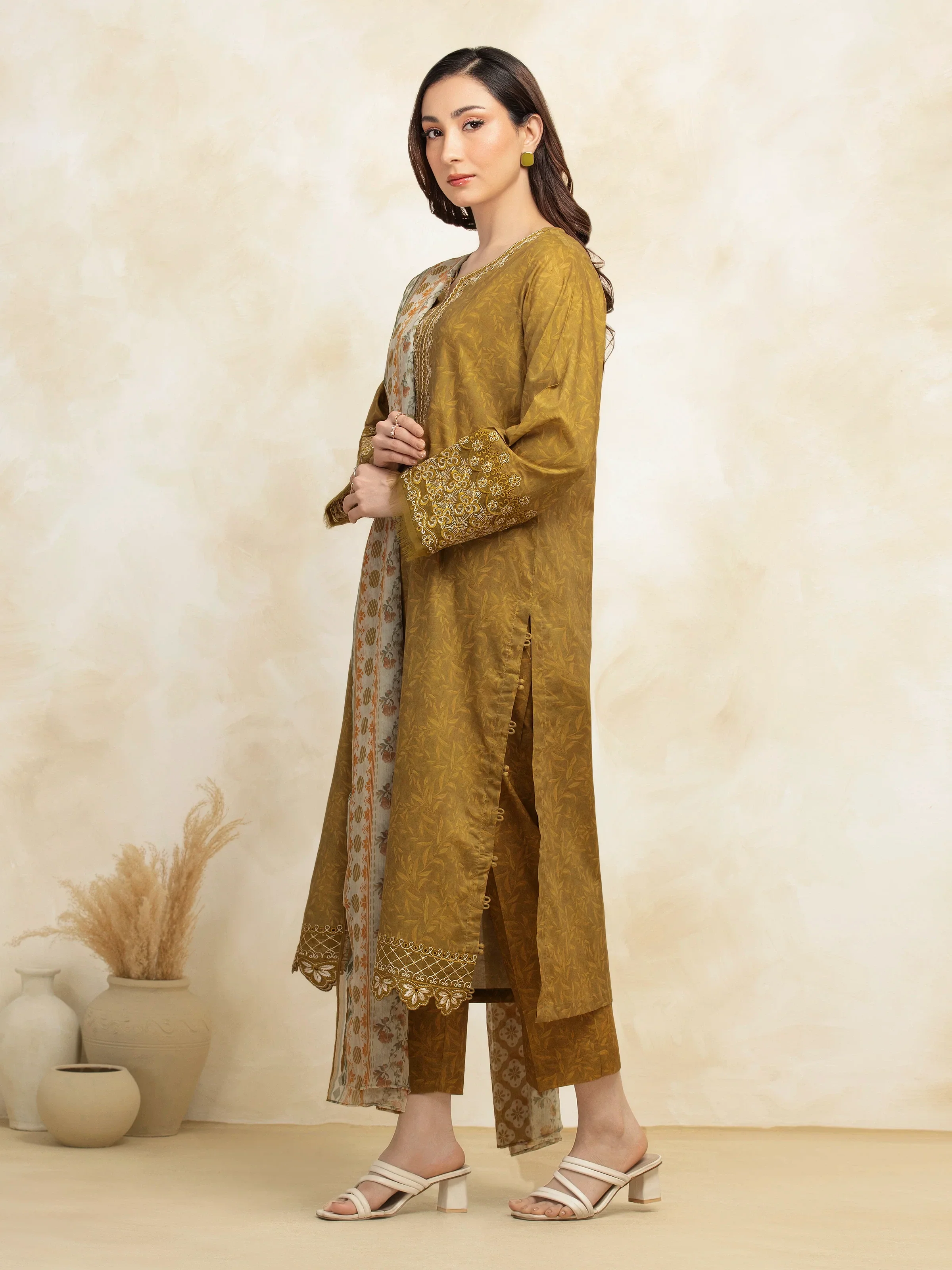 Unstitched Embroidered Lawn Shirt Dupatta - EWU5V1-31095SD - Image 3
