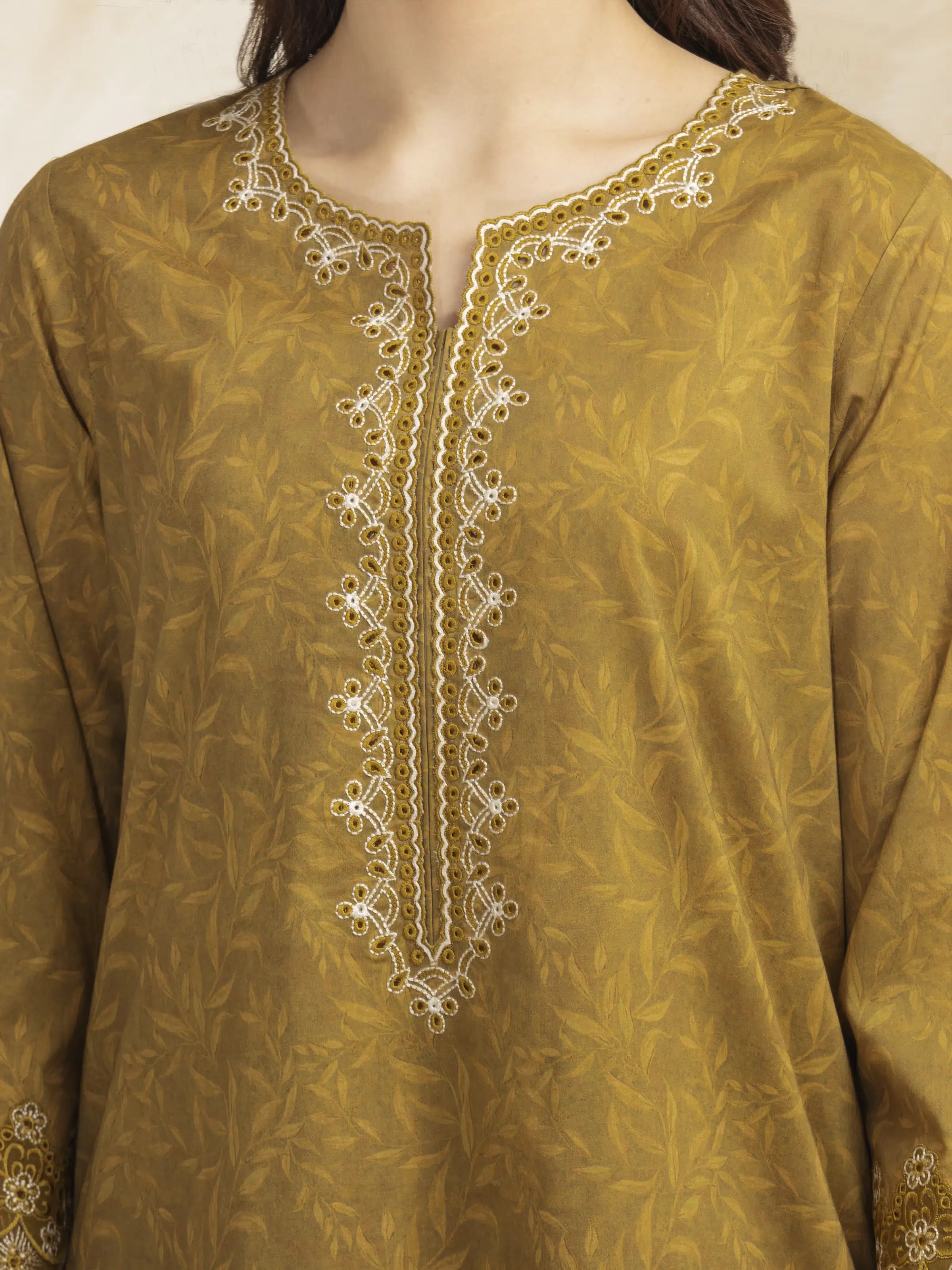 Unstitched Embroidered Lawn Shirt Dupatta - EWU5V1-31095SD - Image 5