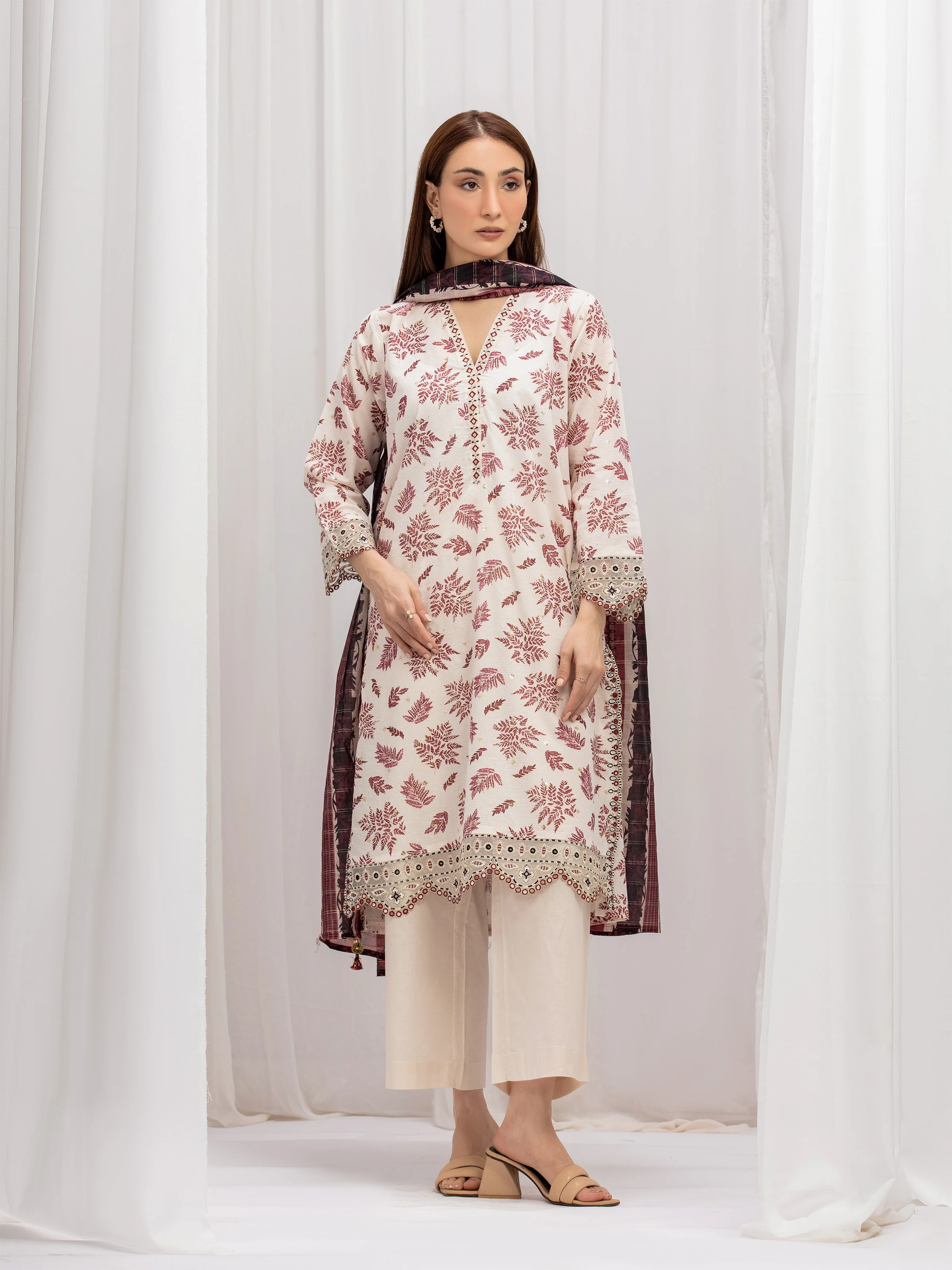 Pret Embroidered Mesuri Suit - EWTKE5-82335-3P