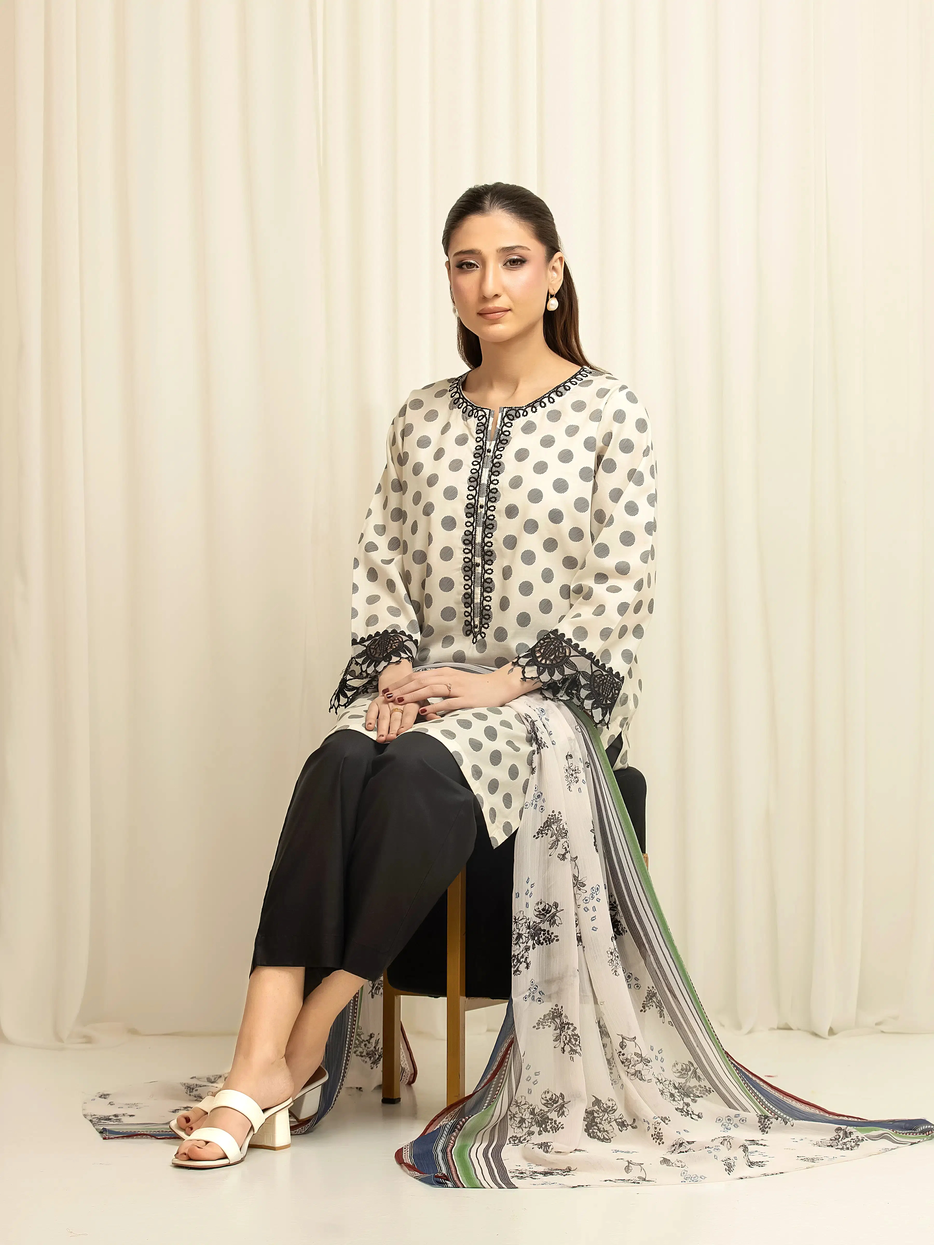 Pret Embroidered Cambric Suit - EWTKE5-85001-3P