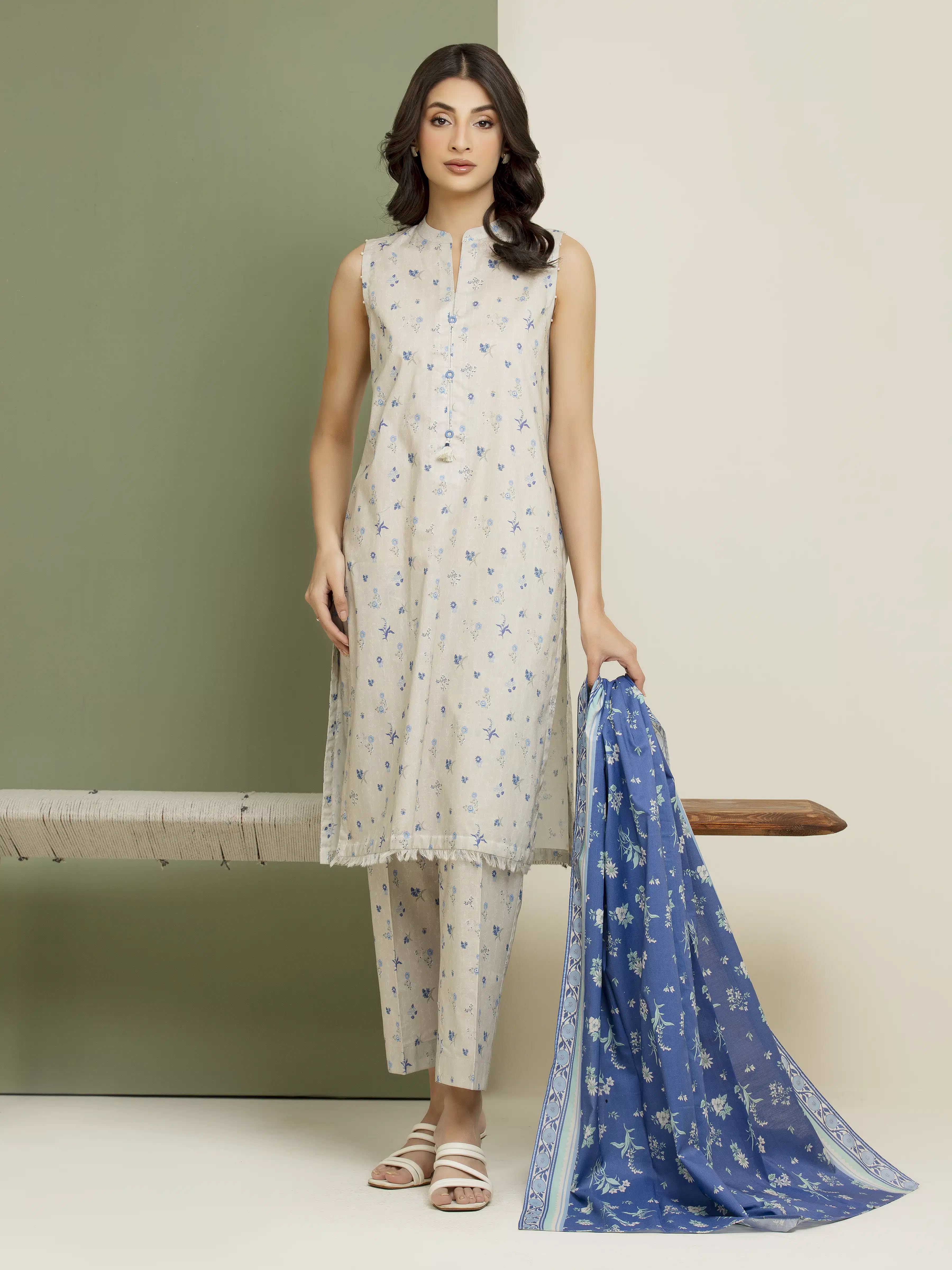 Unstitched Printed Lawn Suit - EWU5A1-35161-3P