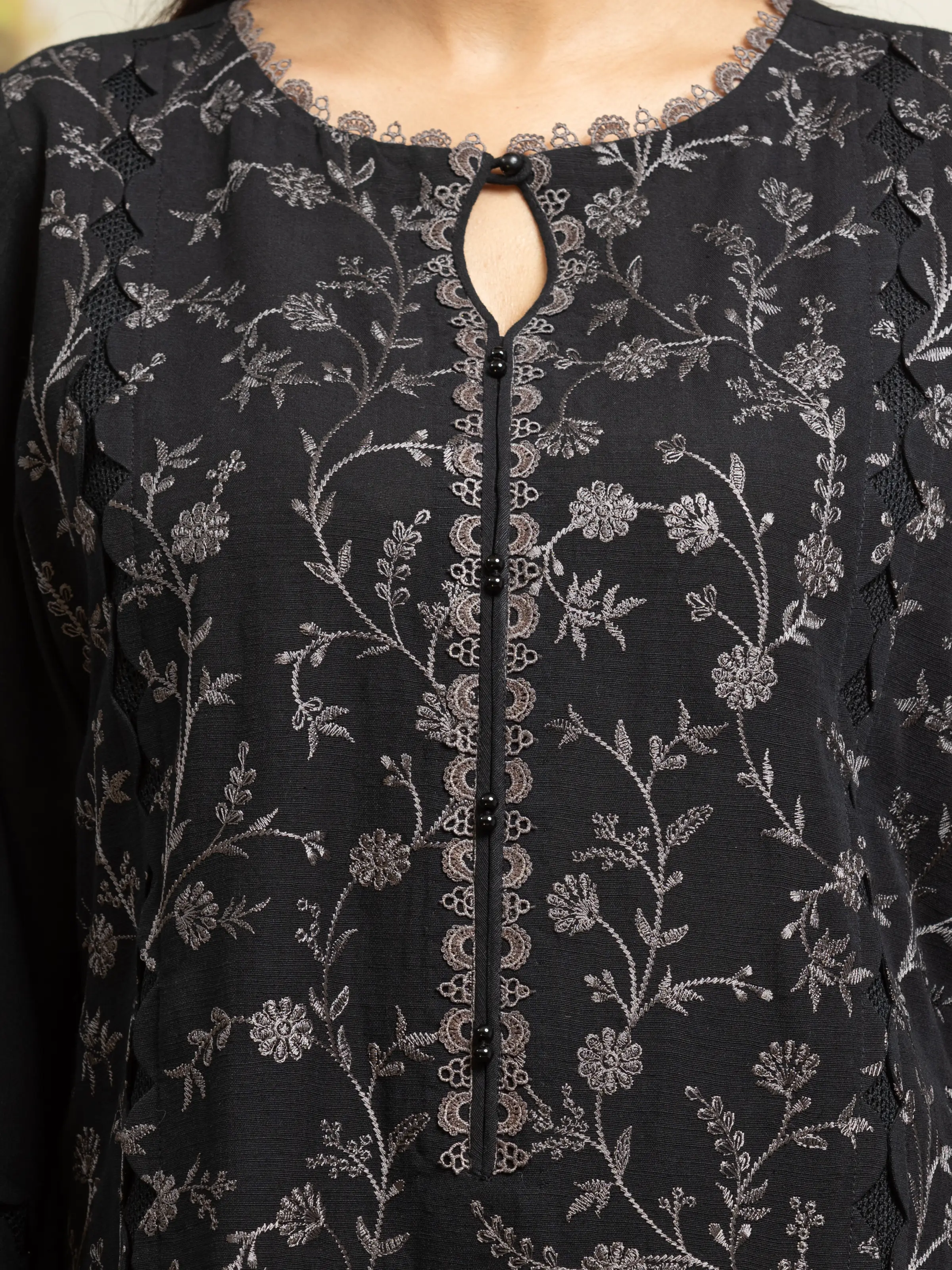 Unstitched Embroidered Khaddar Suit - EWU24V11-30303-3P - Image 3