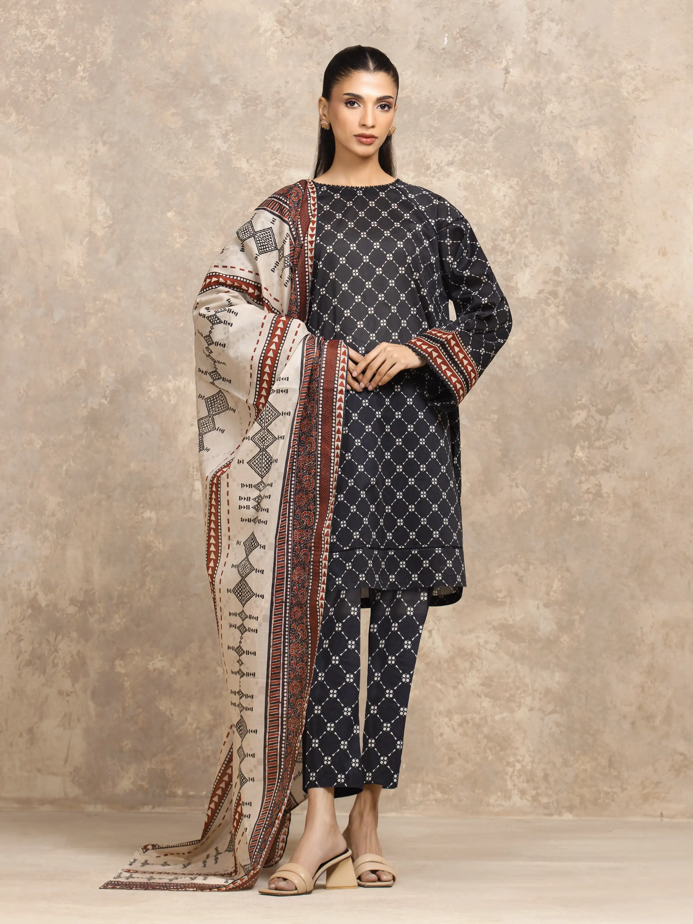Unstitched Printed Khaddar Suit - EWU5A3-36134-3P