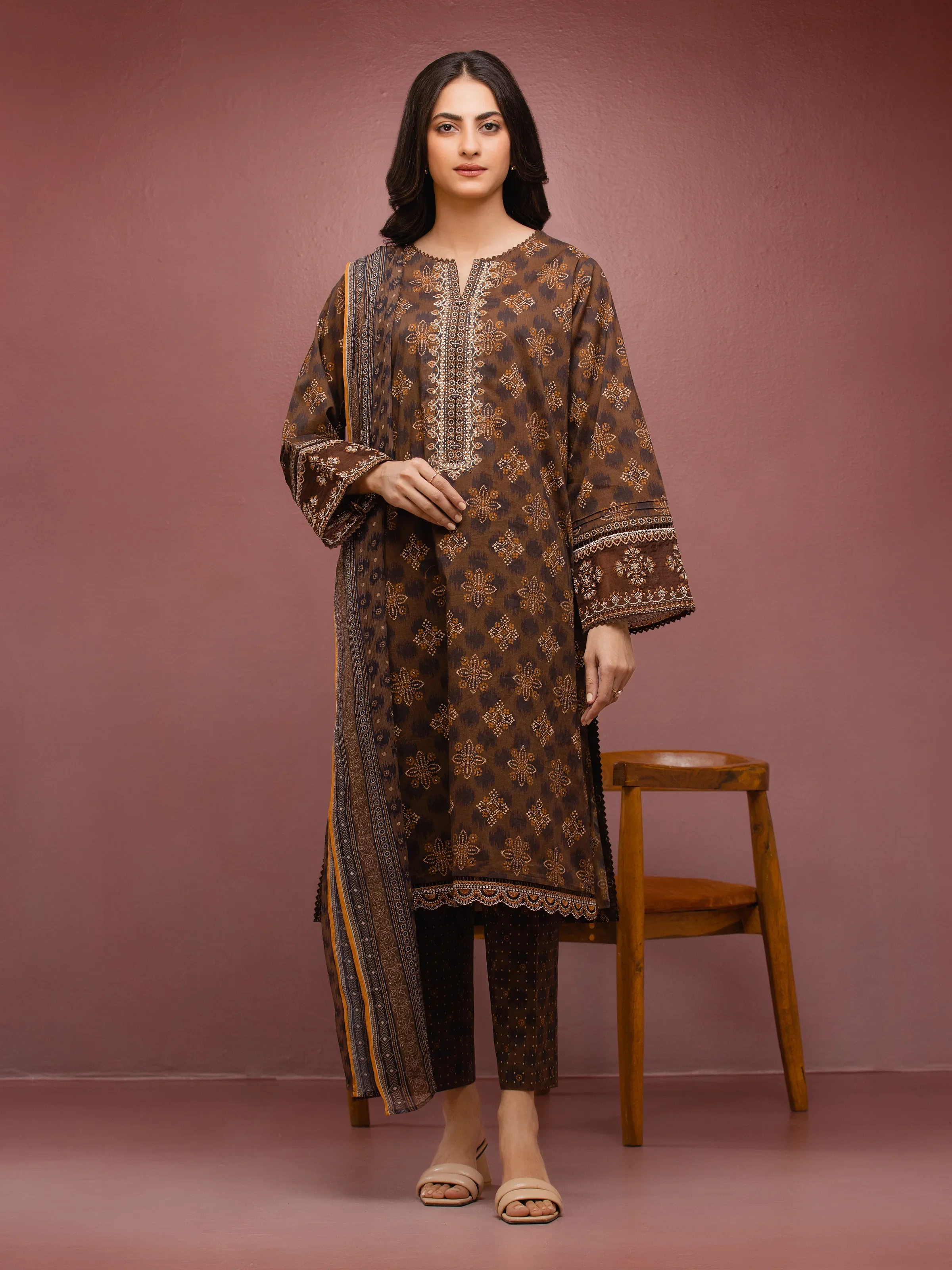 Unstitched Embroidered Cambric Suit - EWU5V2-31040-3P