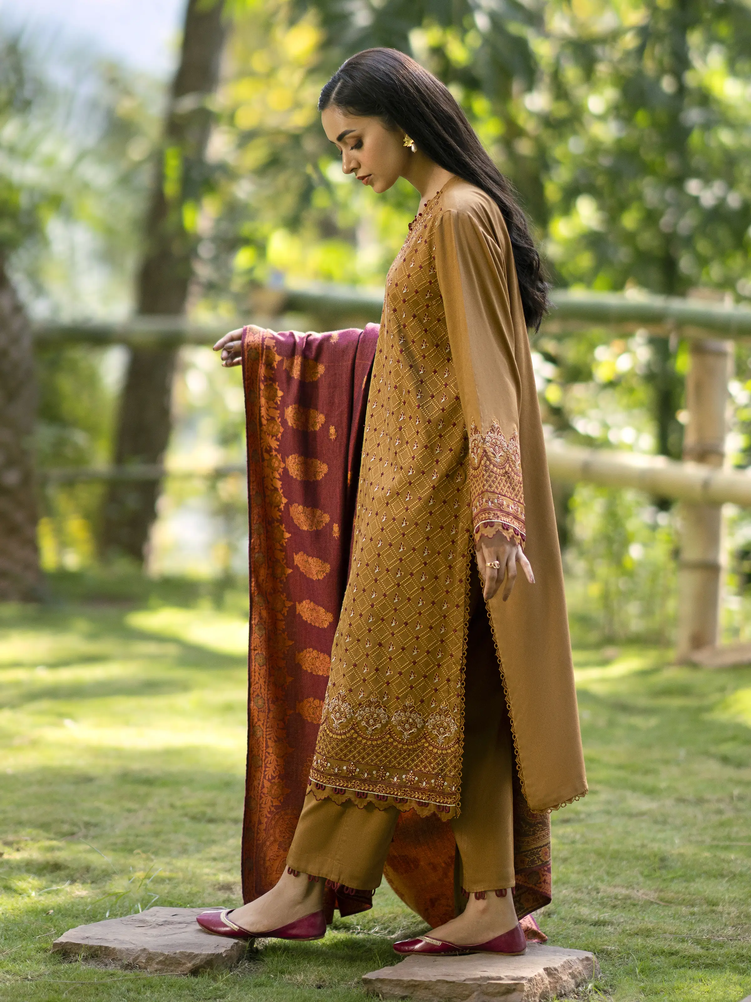 Unstitched Embroidered Marina Twill Suit - EWU24V14-30212-3P - Image 2