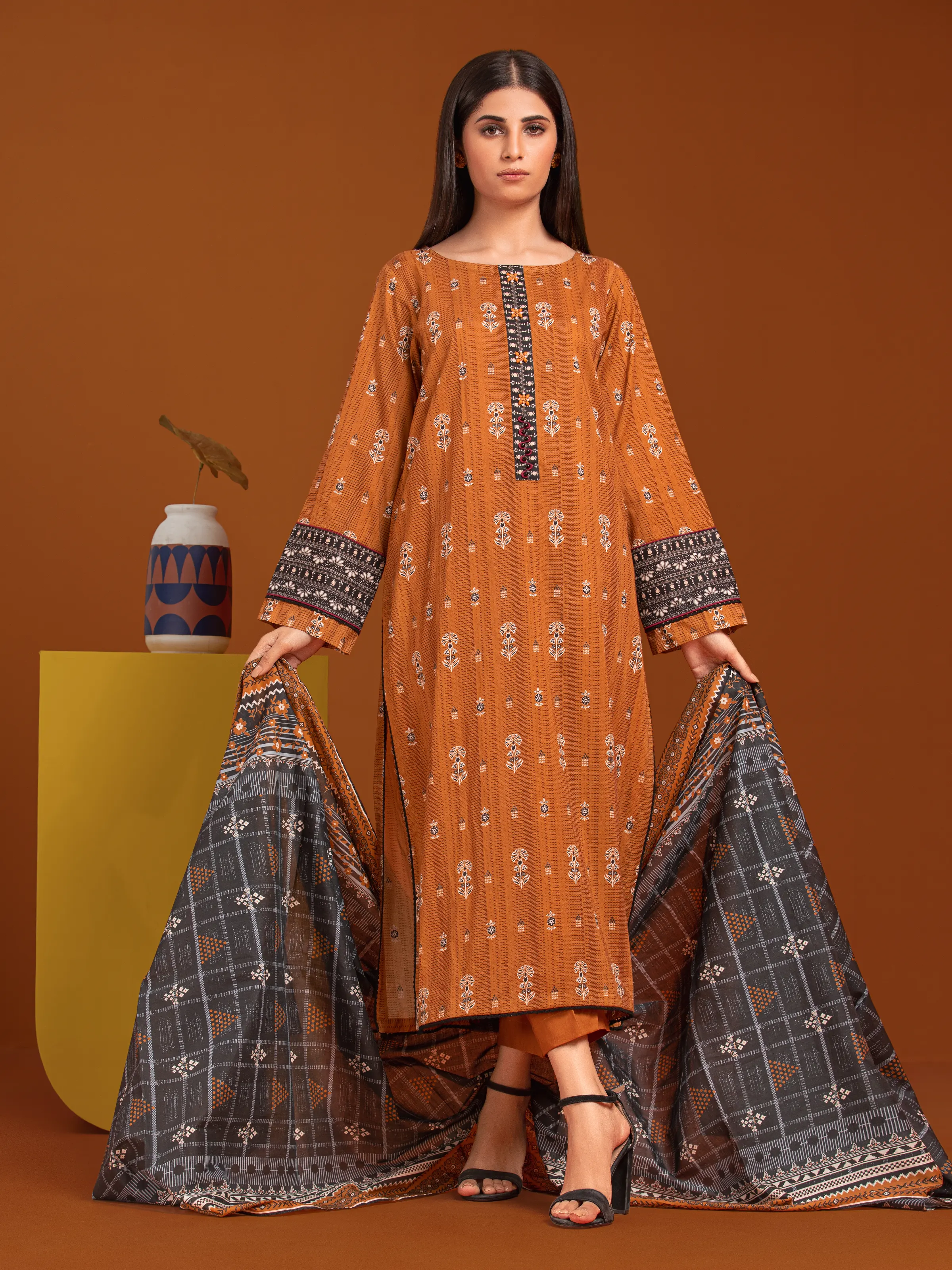 Unstitched Printed Khaddar Suit - EWU24A3-27141-3P
