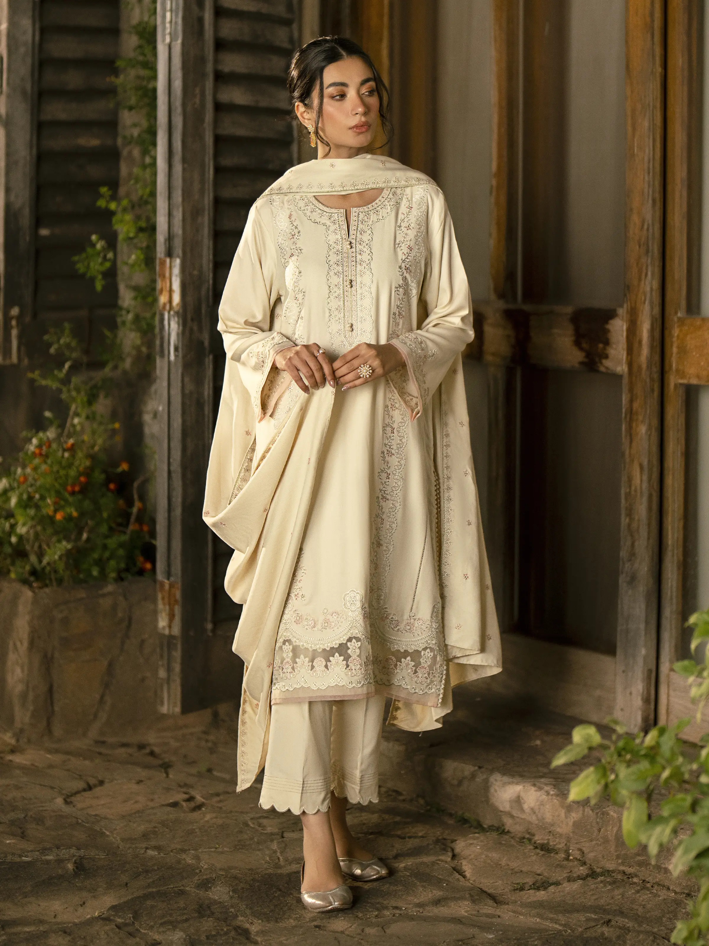 Unstitched Embroidered Marina Twill Suit - EWU24V14-30203-3P