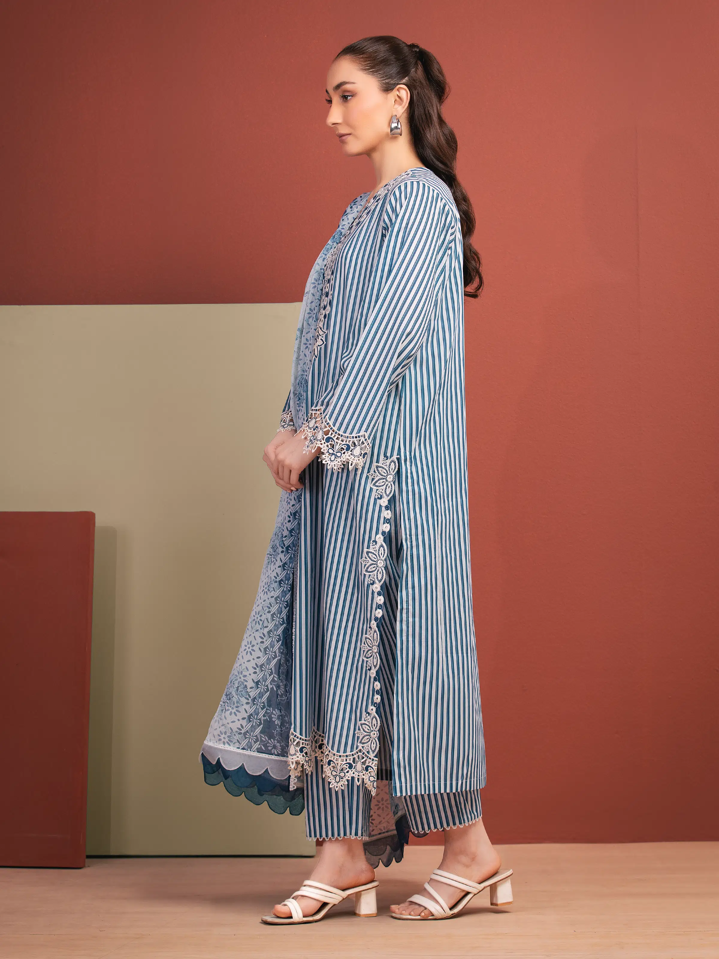 Unstitched  Embroidered Lawn Shirt - EWU5V1-31497S - Image 5