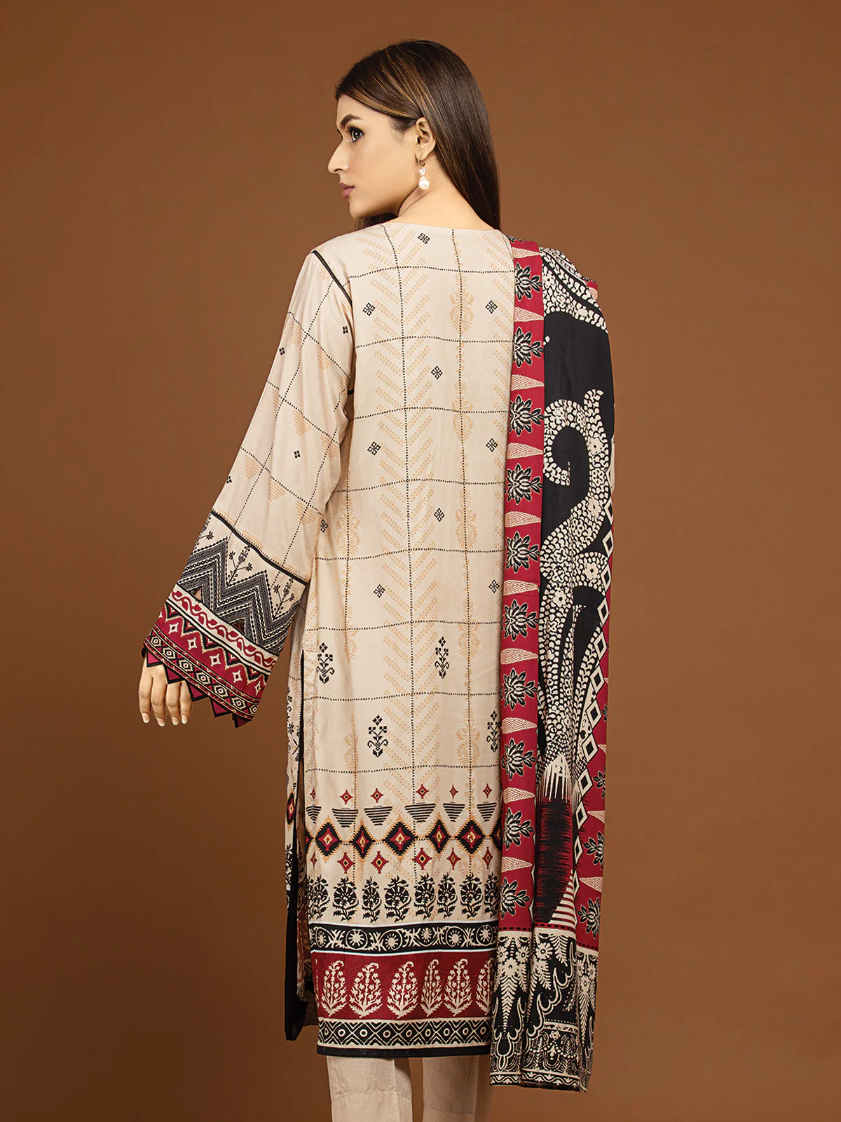 Unstitched Embroidered Viscose Suit - EWU22V13-24045 - Image 6
