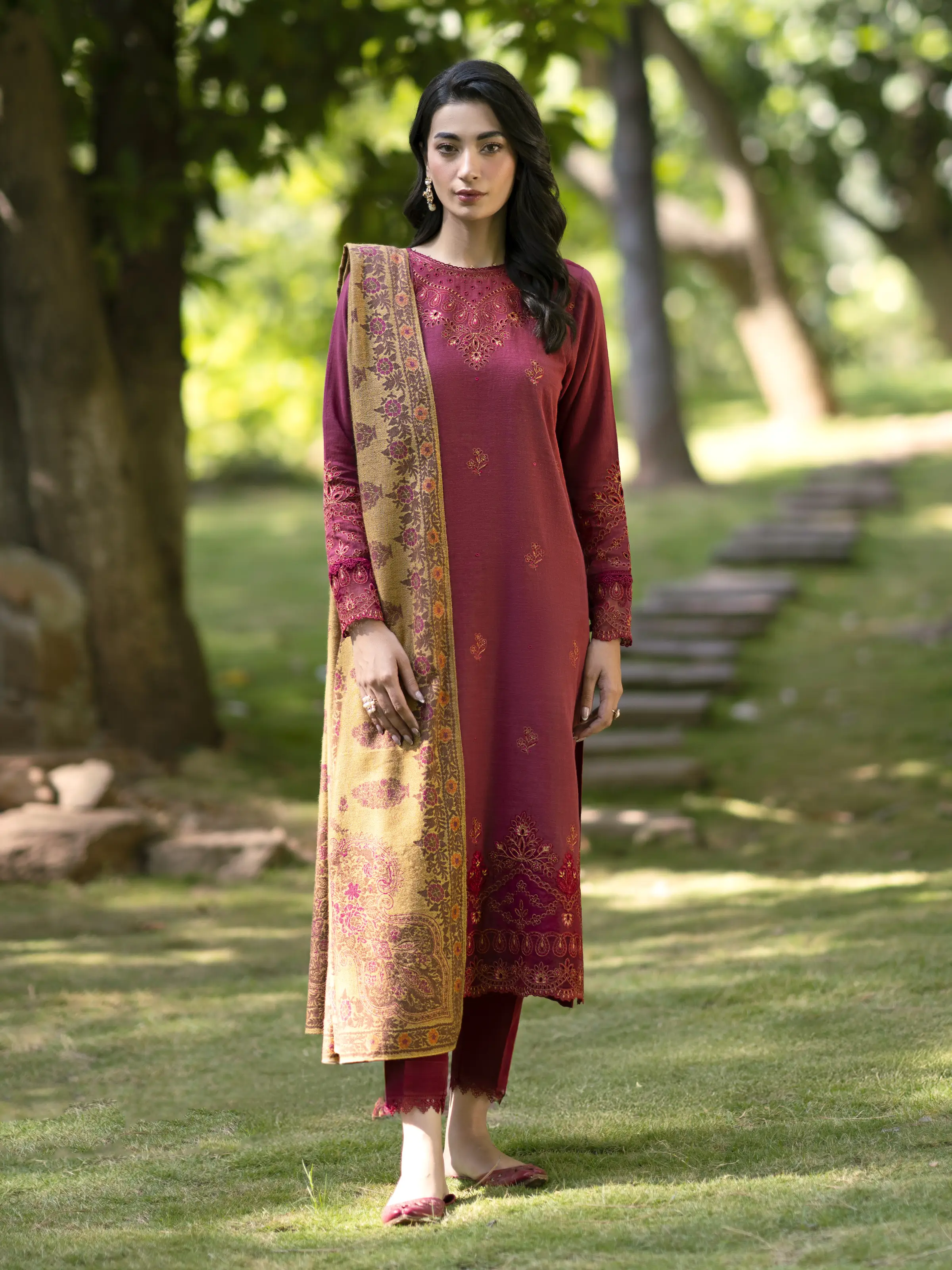 Unstitched Embroidered Marina Twill Suit - EWU24V14-30213-3P