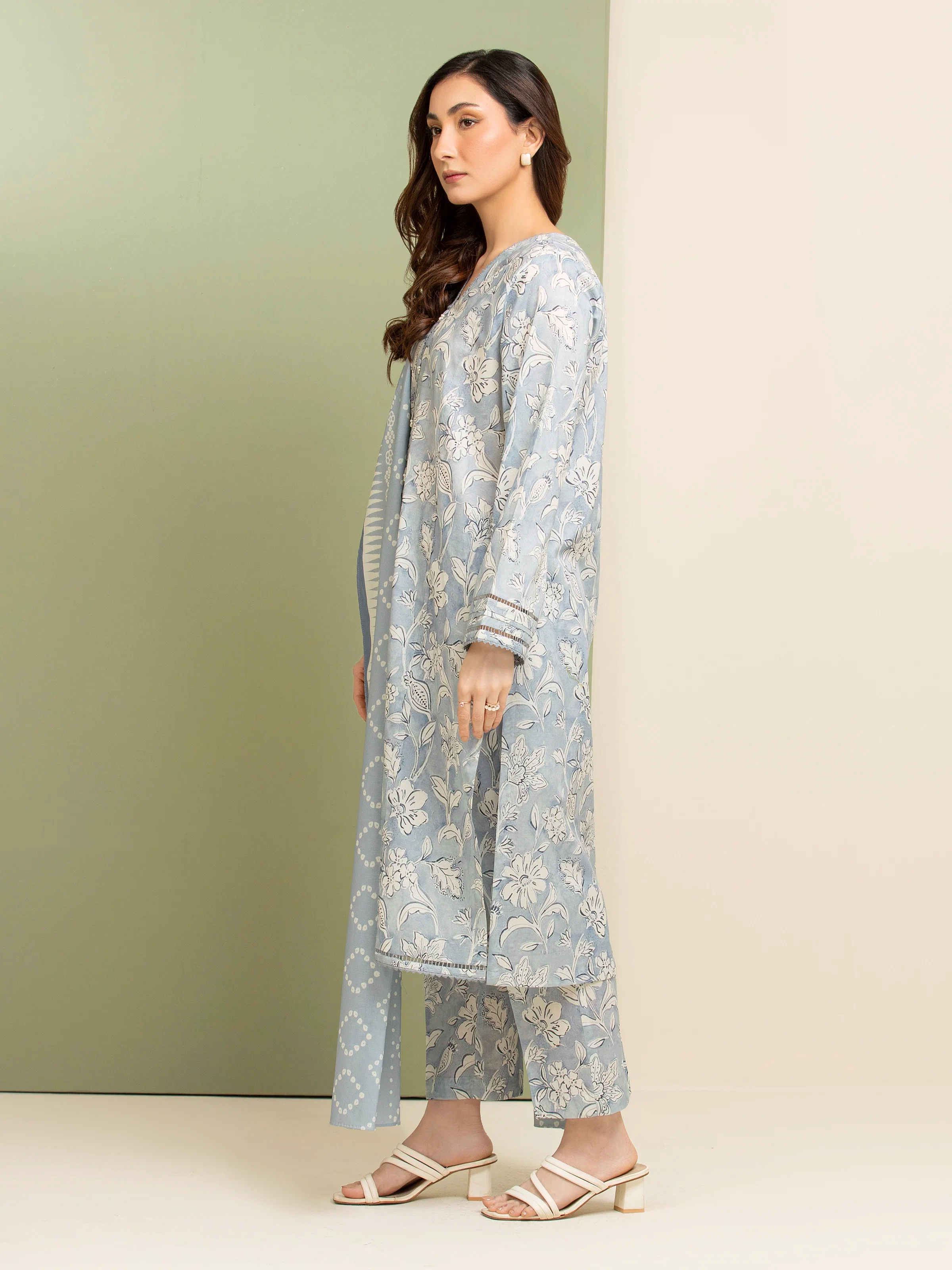 Unstitched Printed Lawn Suit - EWU5A1-35087-3P - Image 3