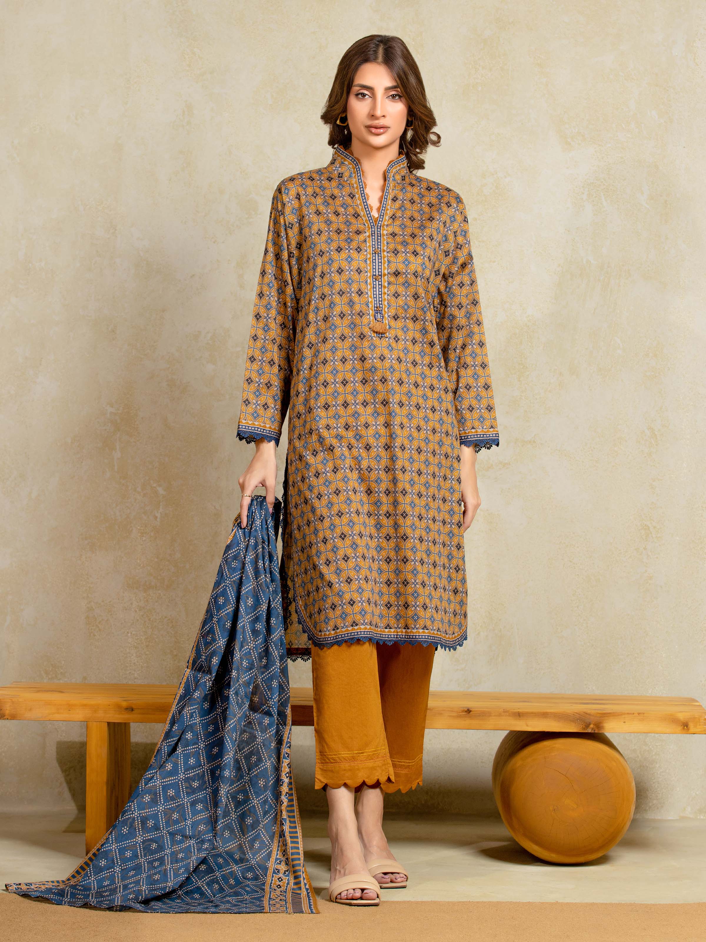 Unstitched Printed Khaddar Suit - EWU5A3-35972-3P