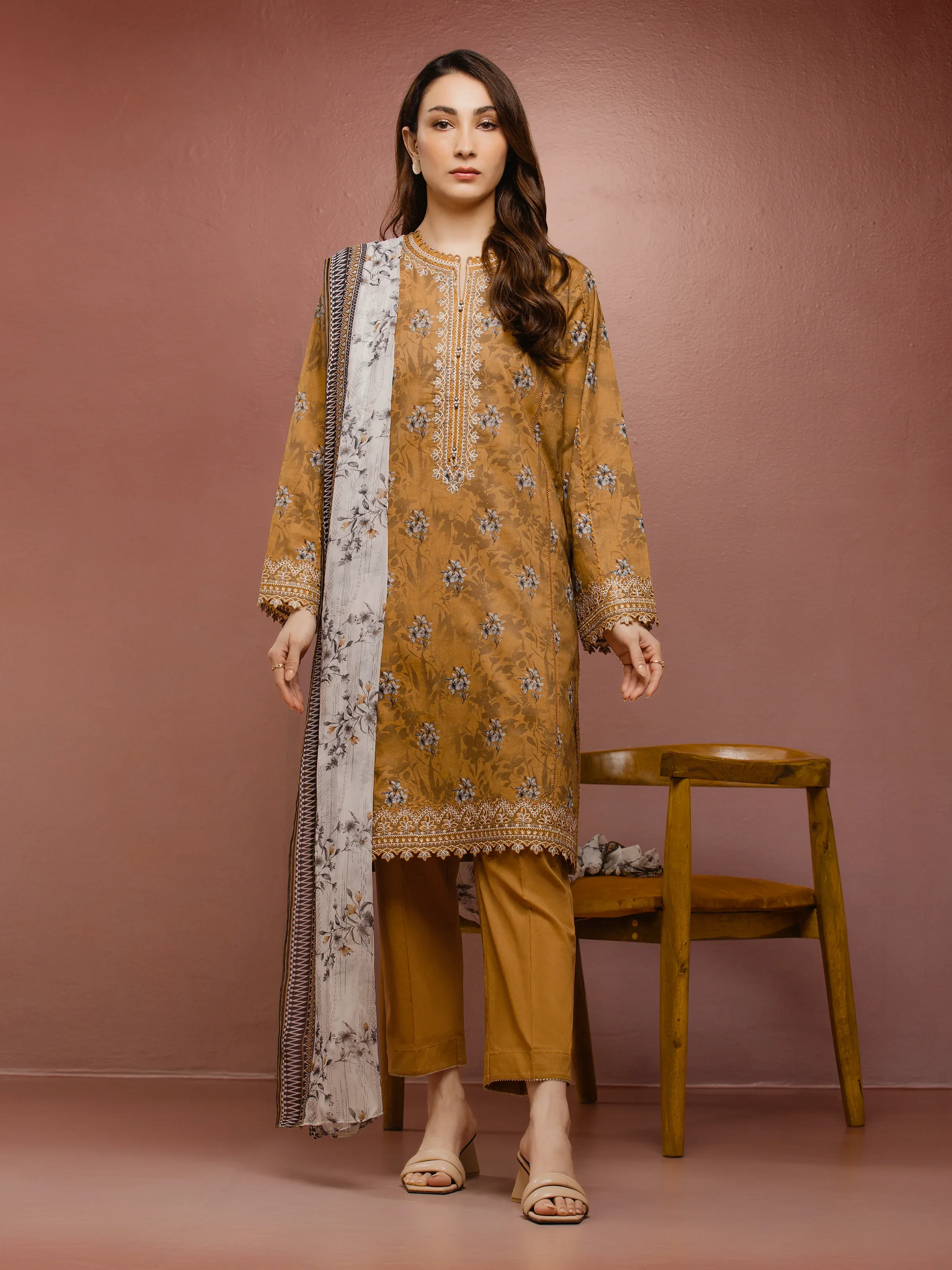 Unstitched Embroidered Cambric Suit - EWU5V2-31050-3P