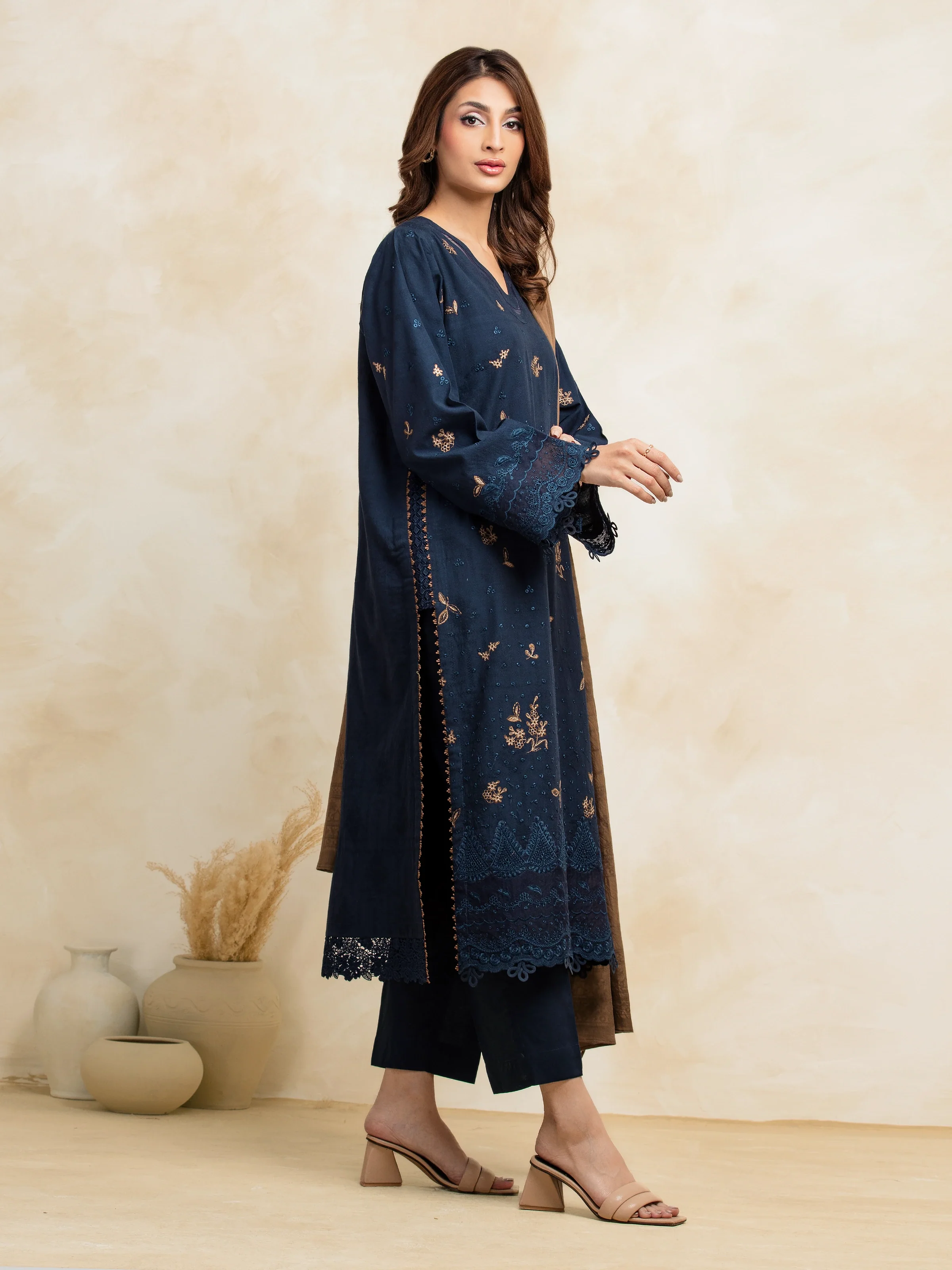 Unstitched Embroidered Jacquard Suit - EWU5V3-31151-3P - Image 3