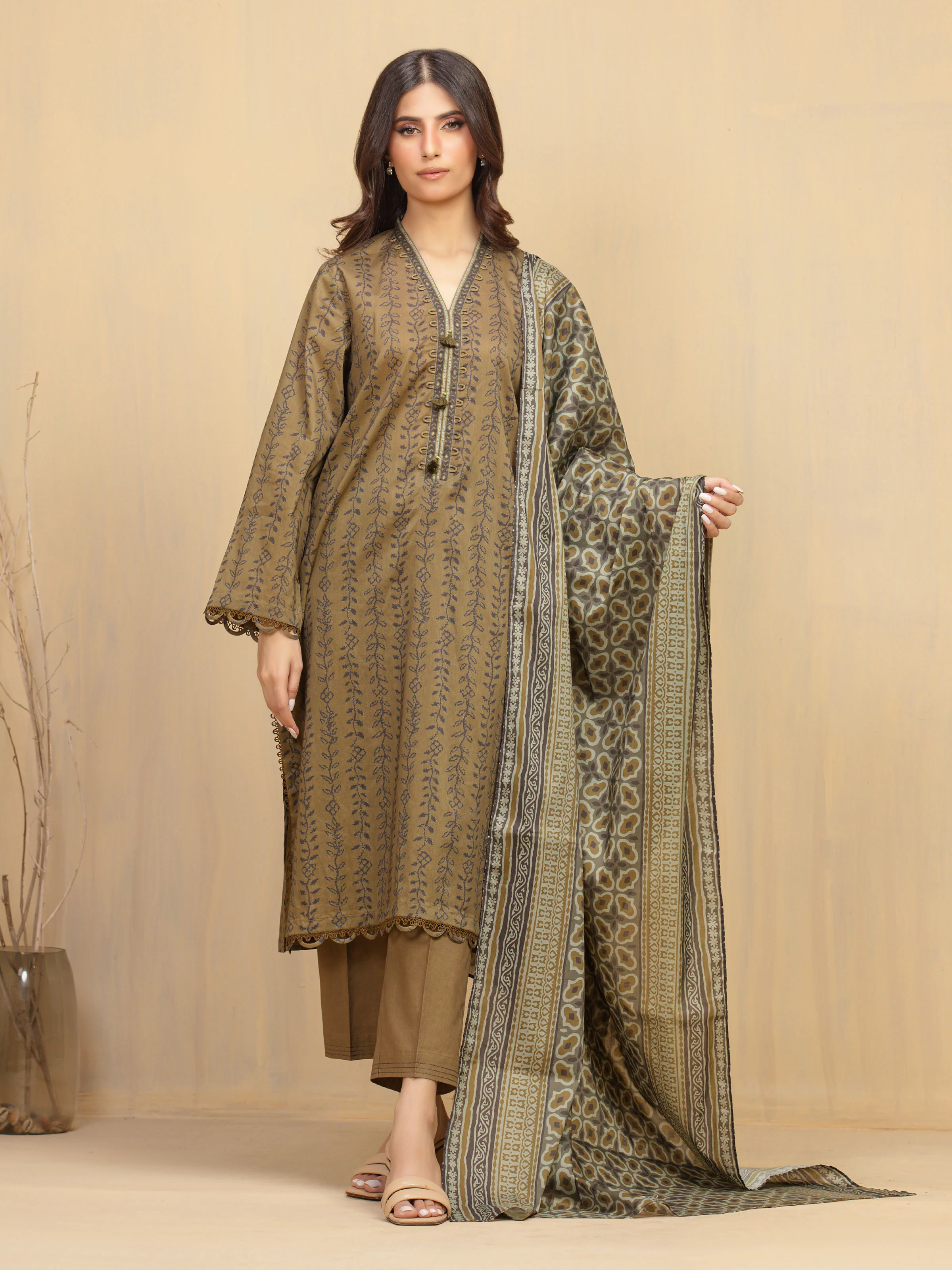 Unstitched Printed Khaddar Suit - EWU5A3-36024-3P