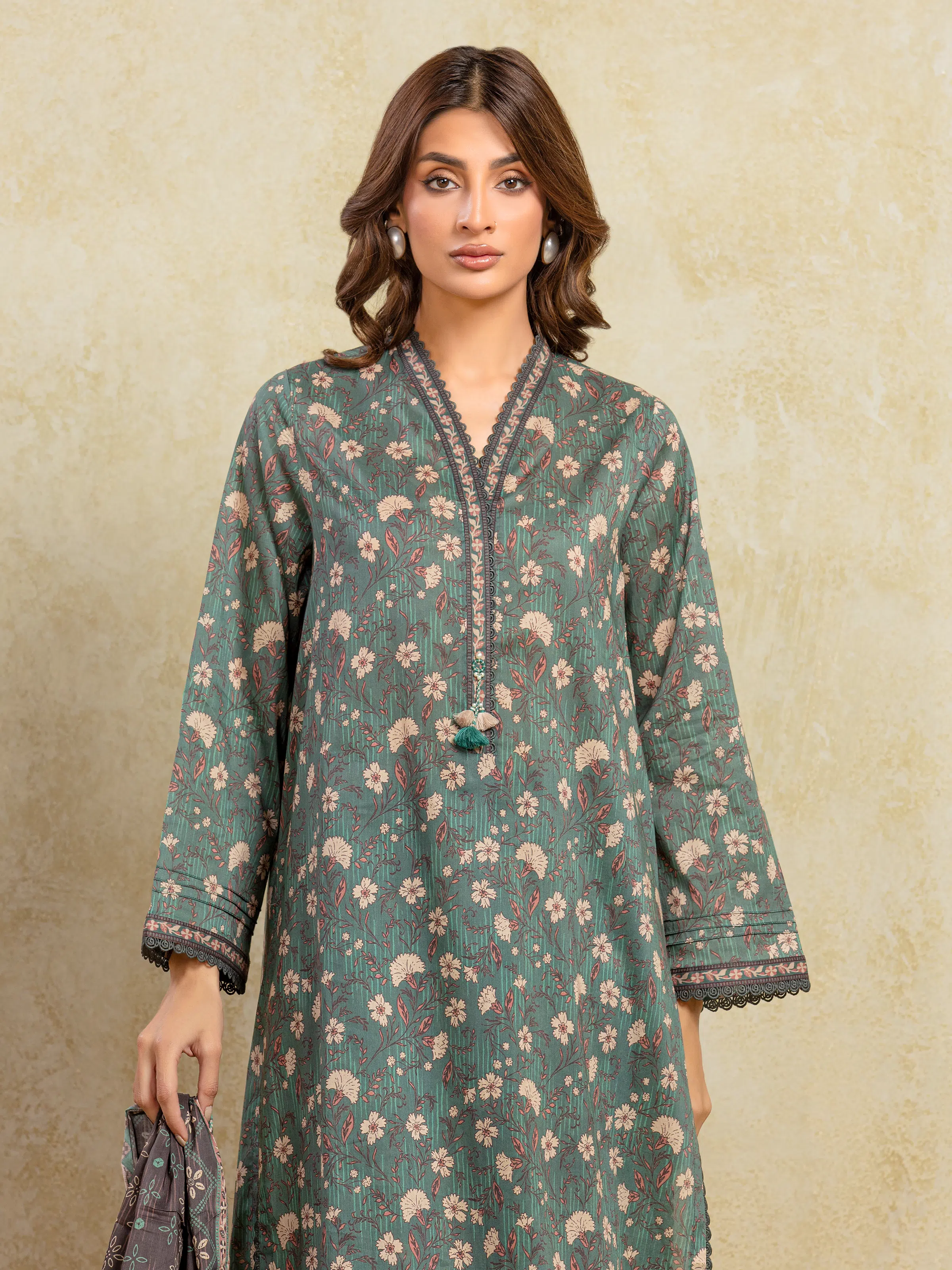 Unstitched Printed Khaddar Suit - EWU5A3-36104-3P - Image 2
