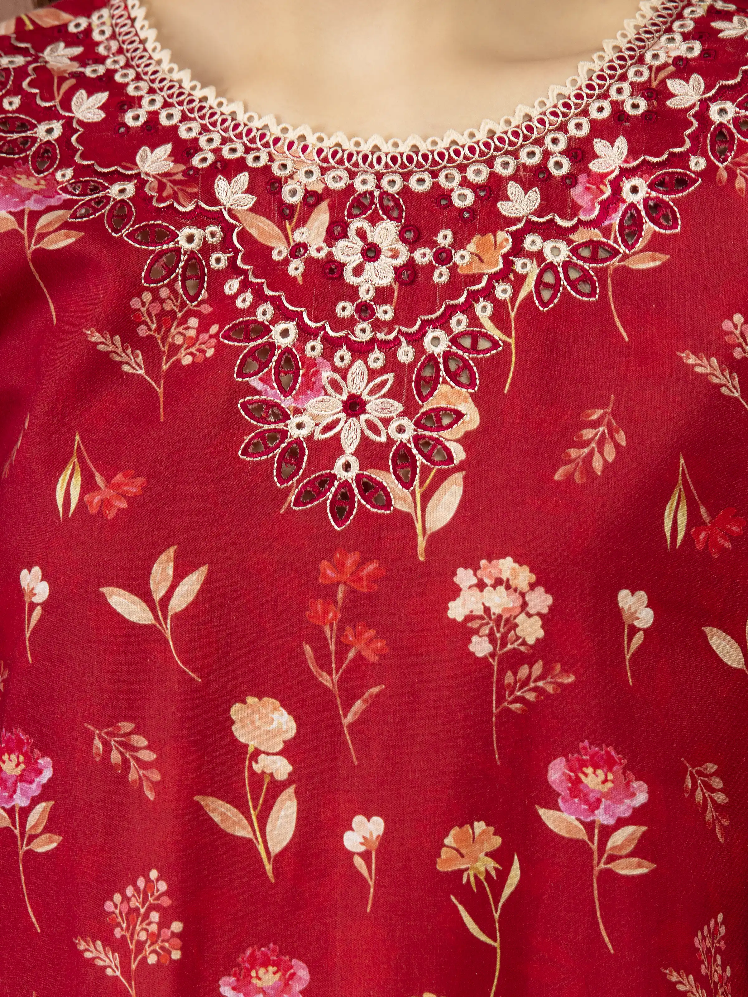 Unstitched Embroidered Lawn Suit - EWU5V1-31454-3P - Image 5