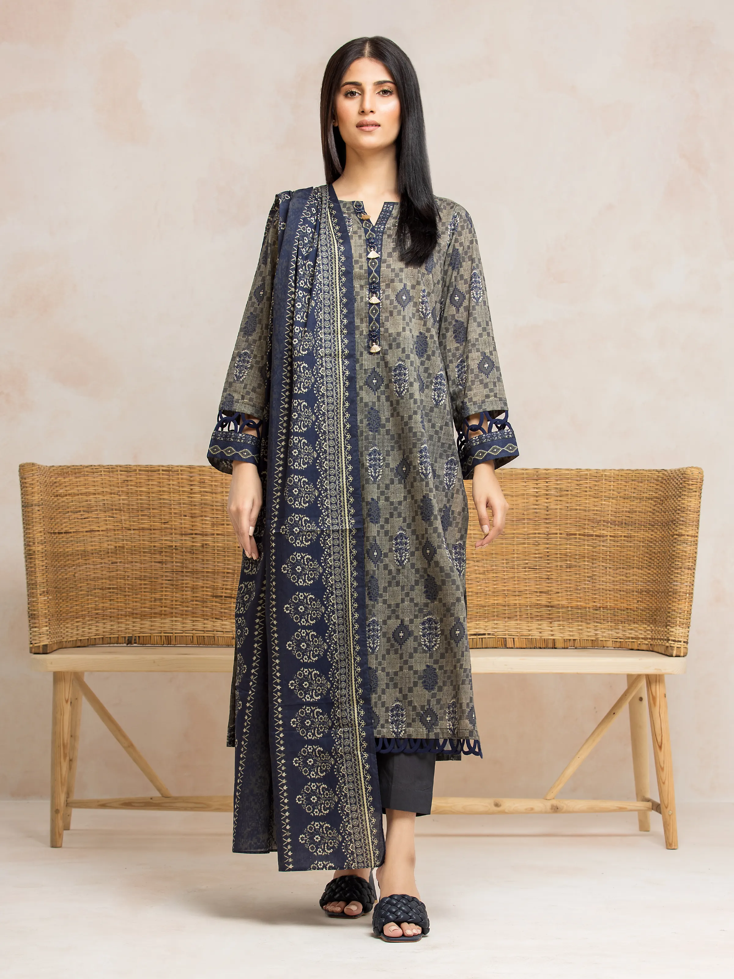 Unstitched Printed Khaddar Suit - EWU24A3-28211-3P