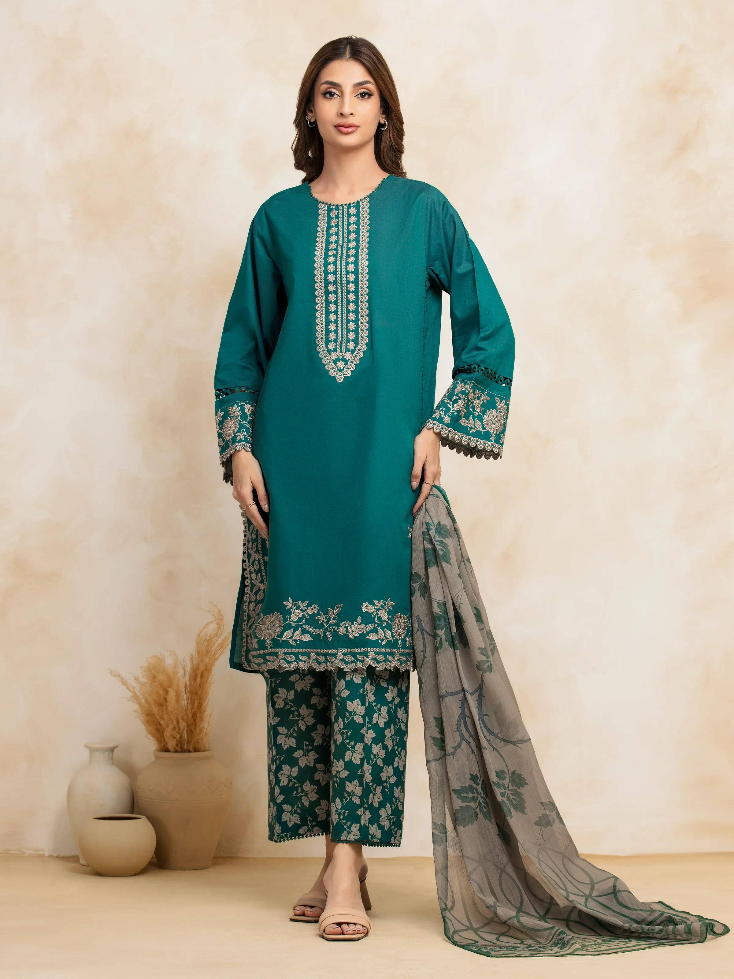 Unstitched Embroidered Cambric Suit - EWU5V2-31031-3P